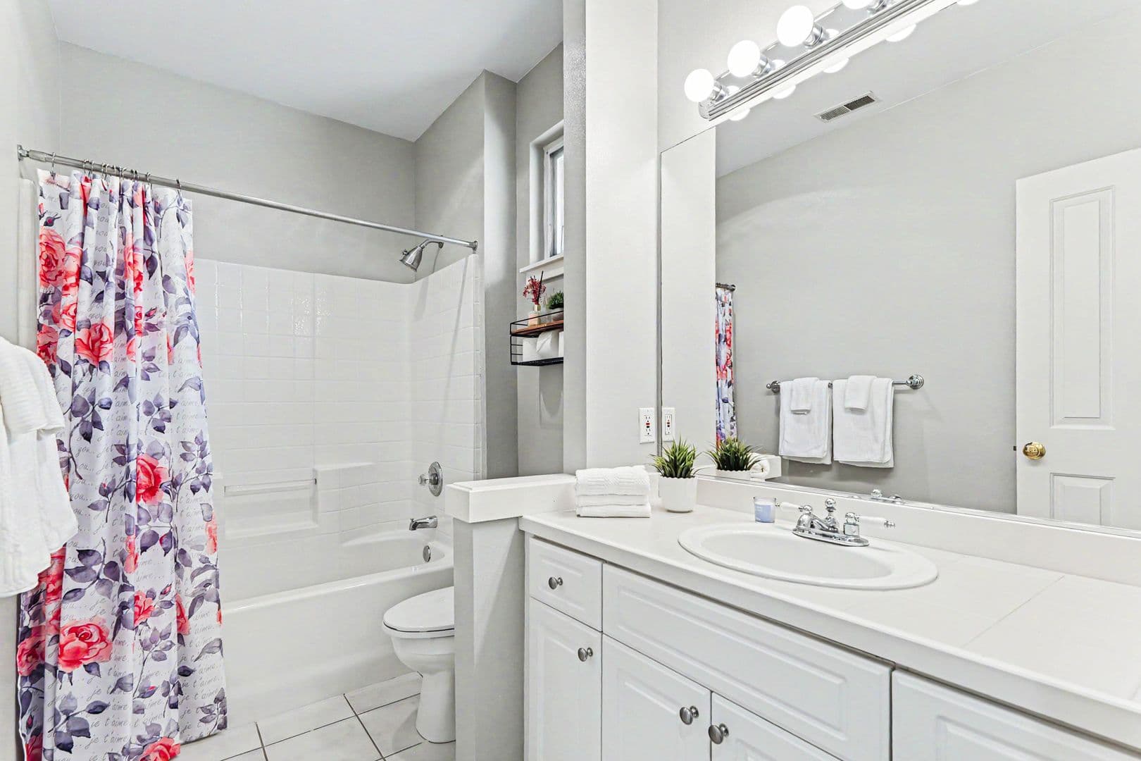 Snoqualmie House: 7521 Dogwood Ln SE