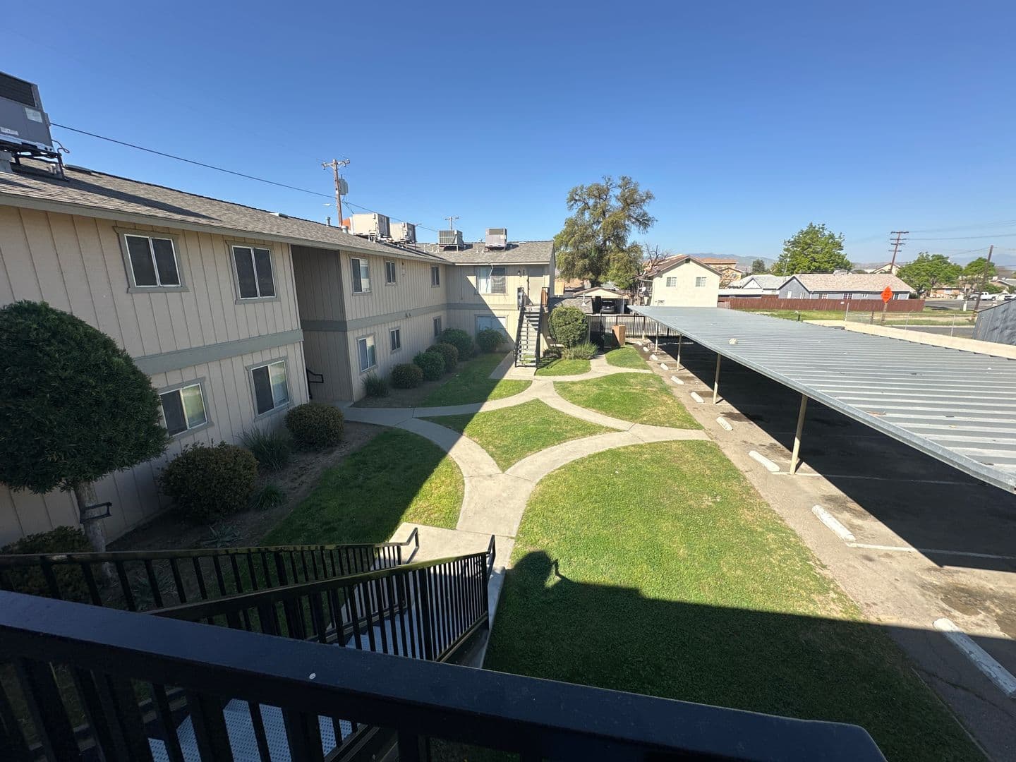 Coalinga Apartment: 141 Warthan St.