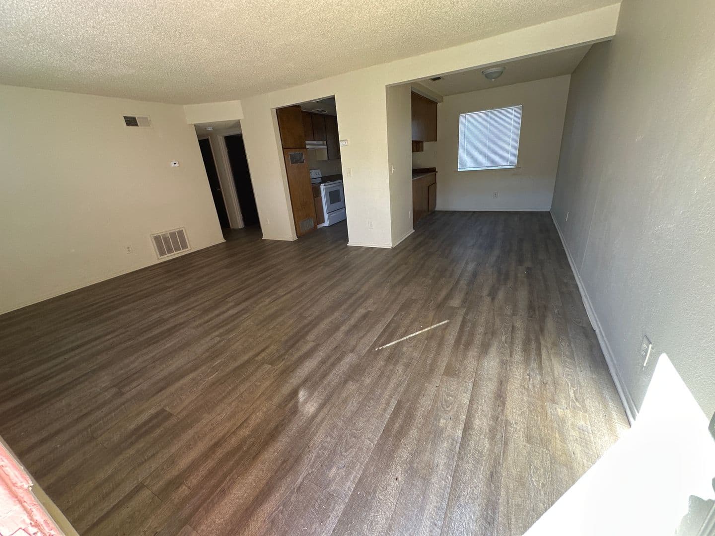 Coalinga Apartment: 141 Warthan St.