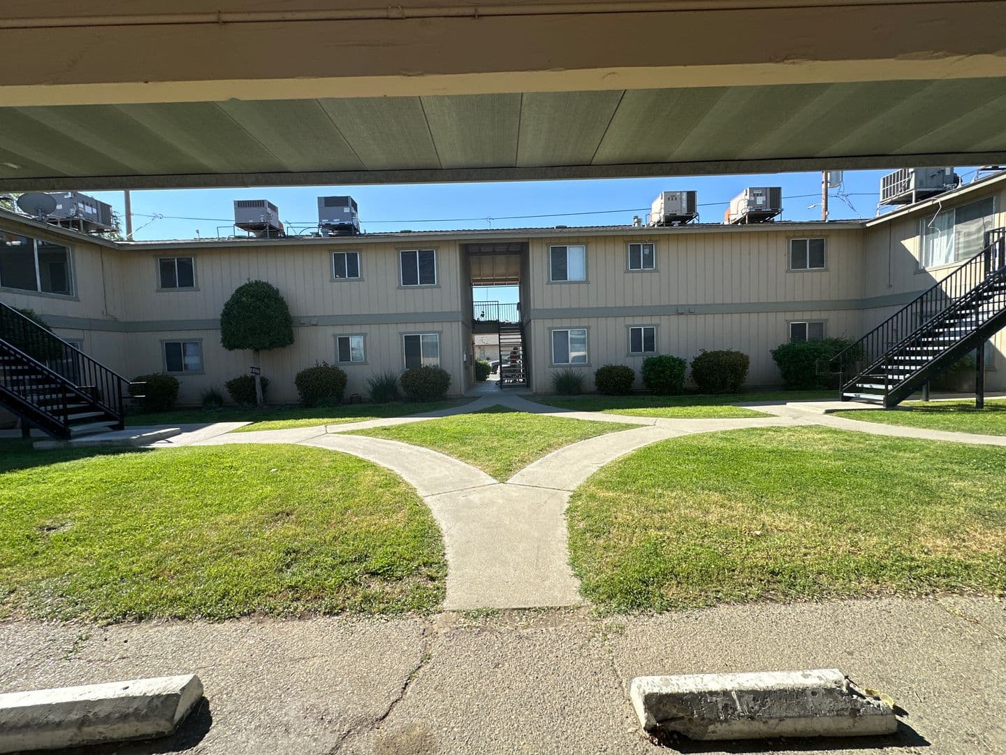 Coalinga Apartment: 141 Warthan St.