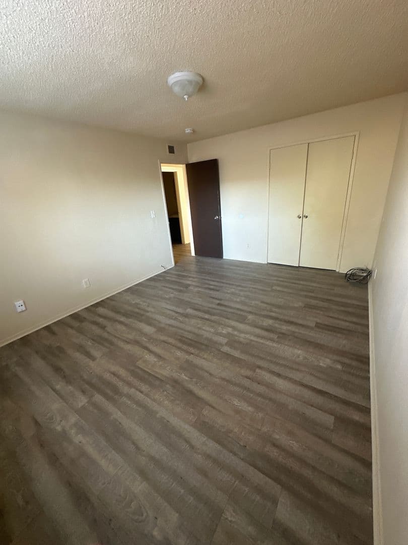 Coalinga Apartment: 141 Warthan St.