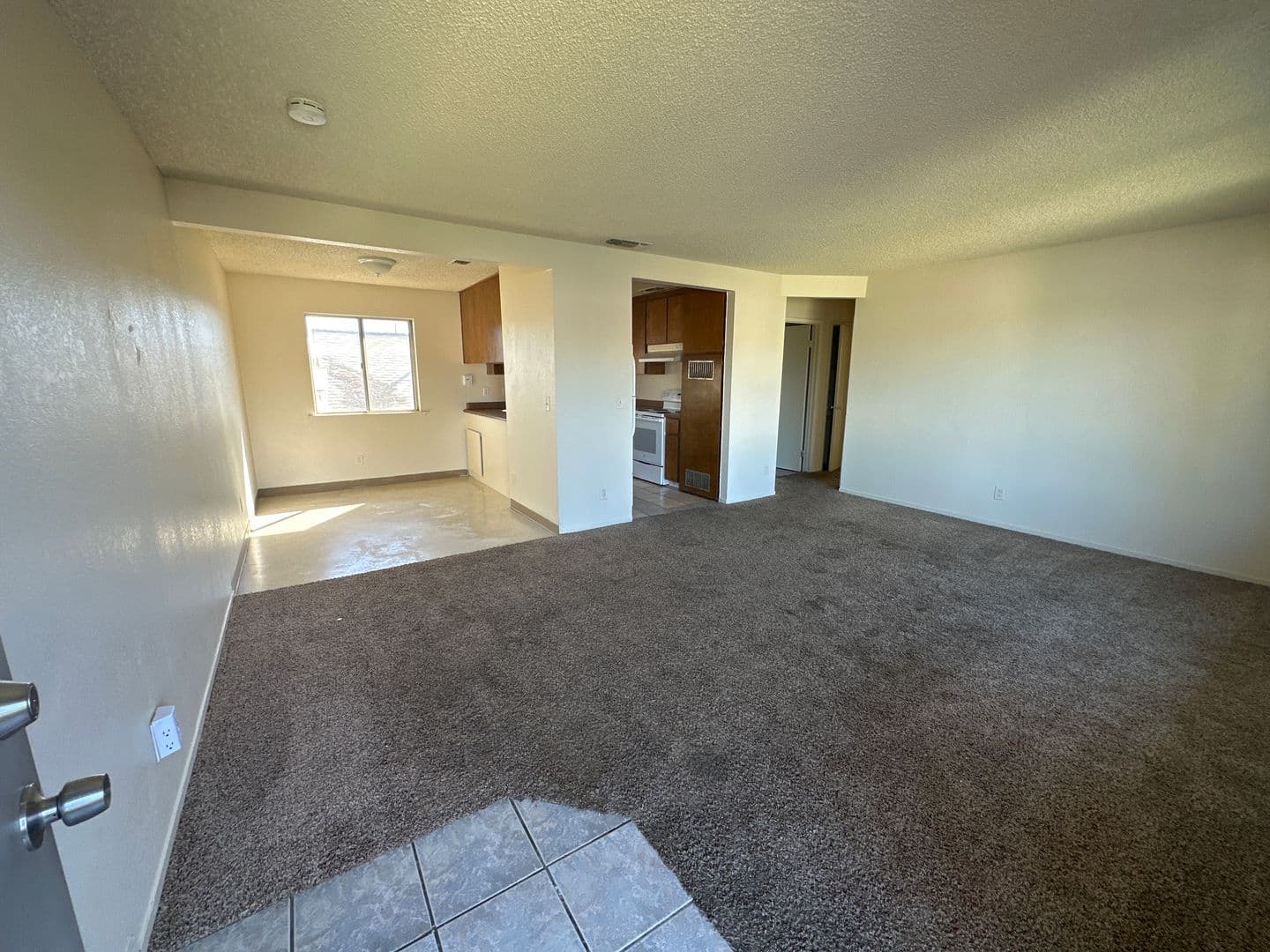 Coalinga Apartment: 141 Warthan St.