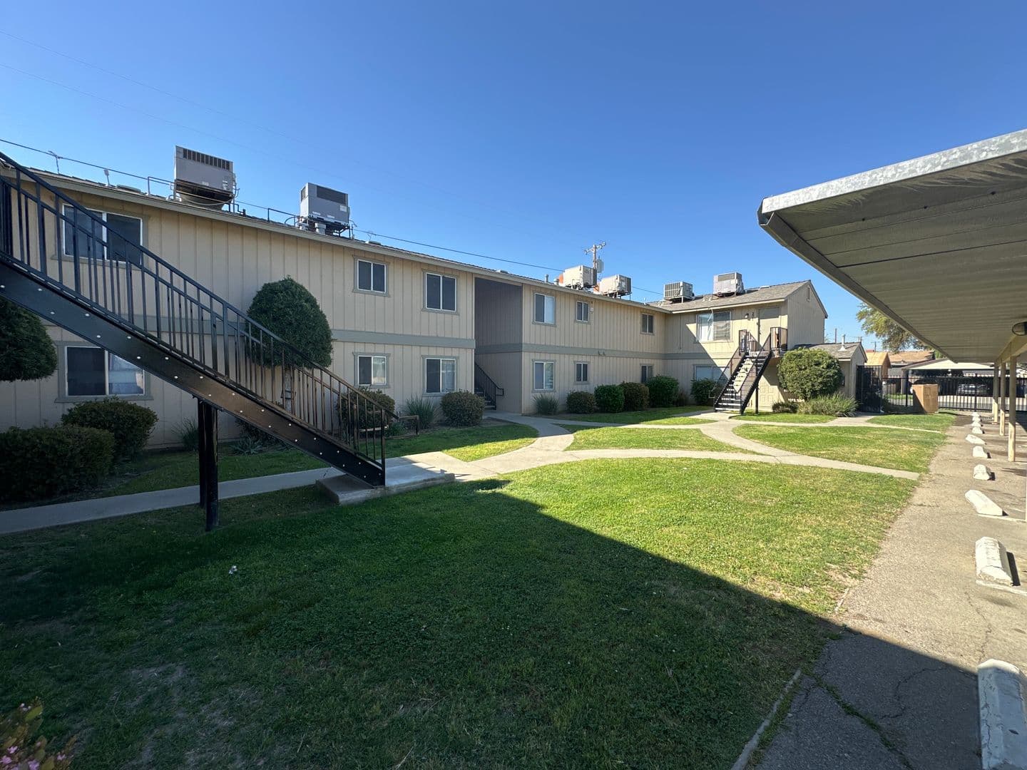 Coalinga Apartment: 141 Warthan St.