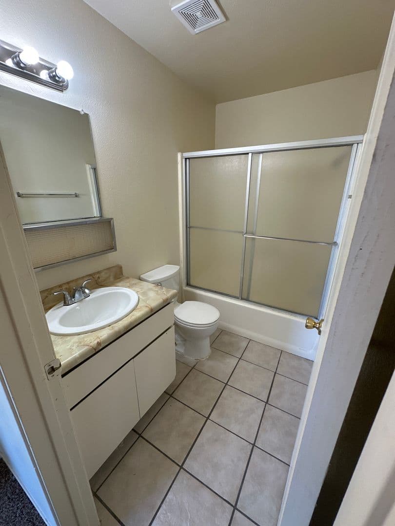 Coalinga Apartment: 141 Warthan St.