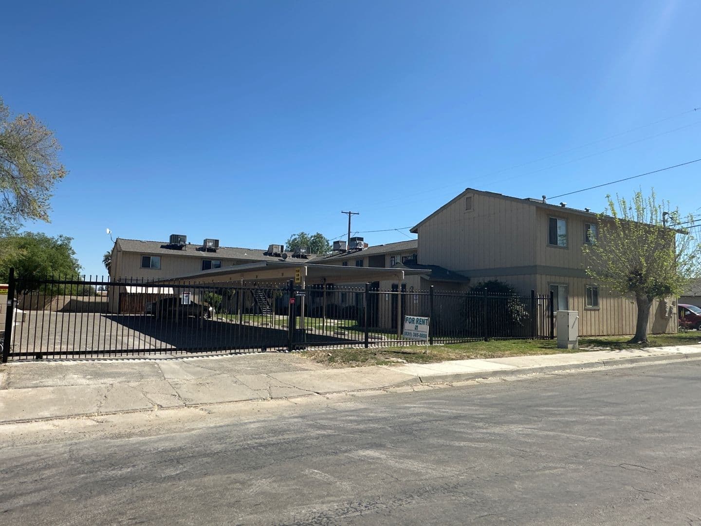 Coalinga Apartment: 141 Warthan St.