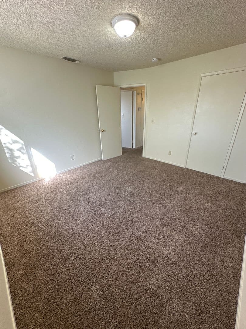 Coalinga Apartment: 141 Warthan St.