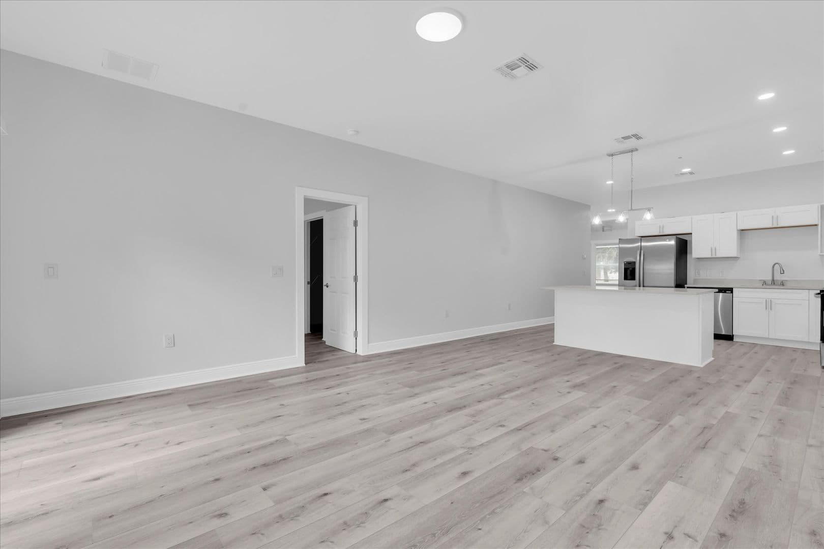 Bartow Apartment: 705 S Orange Ave