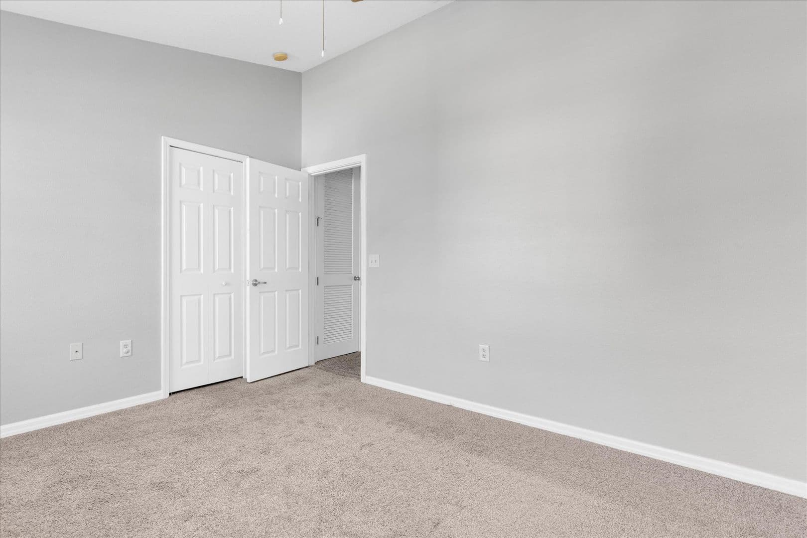 Riverview House: 9907 Carlsdale Dr