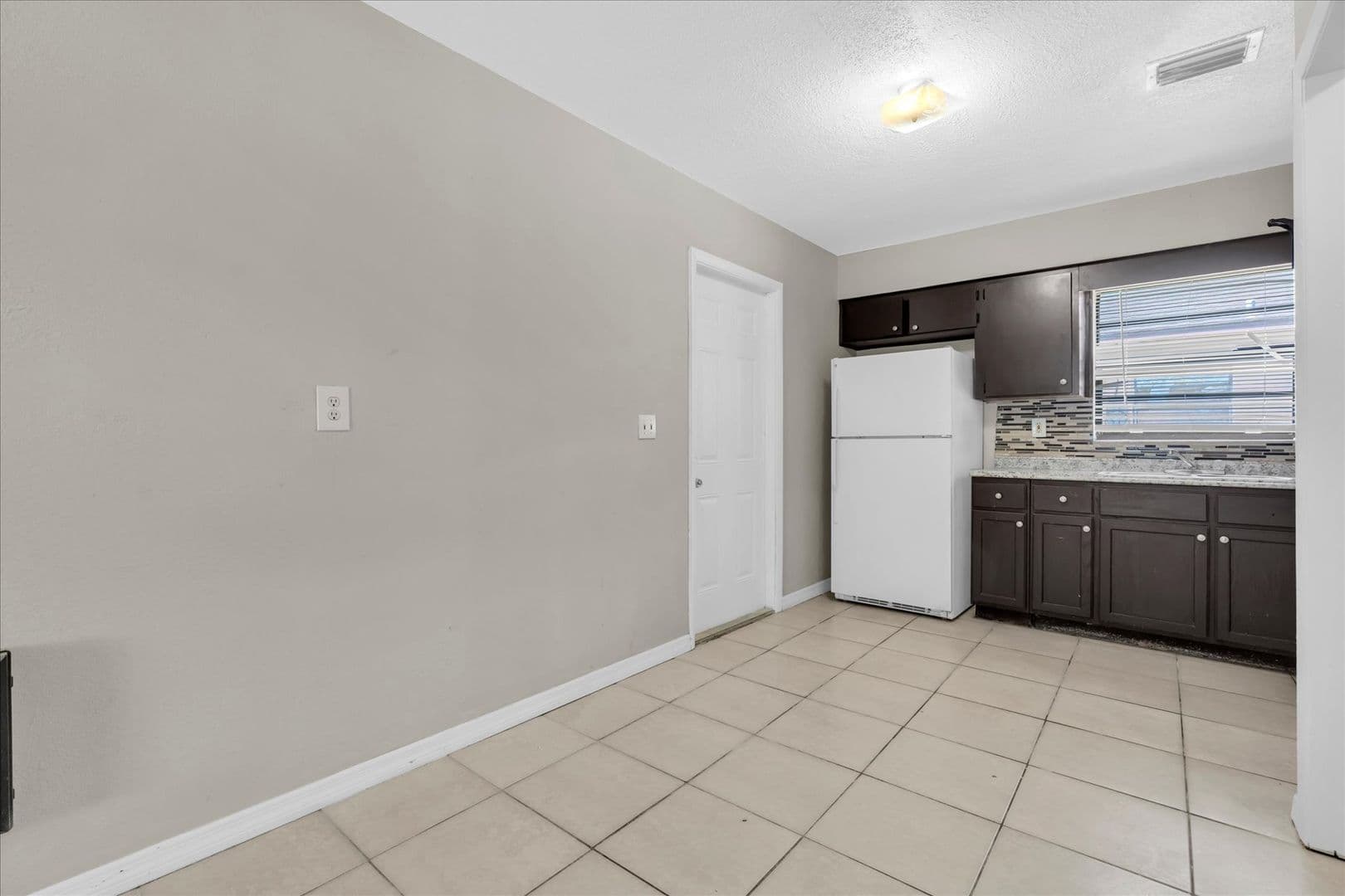 Tampa Apartment: 5118 E 97th Ave