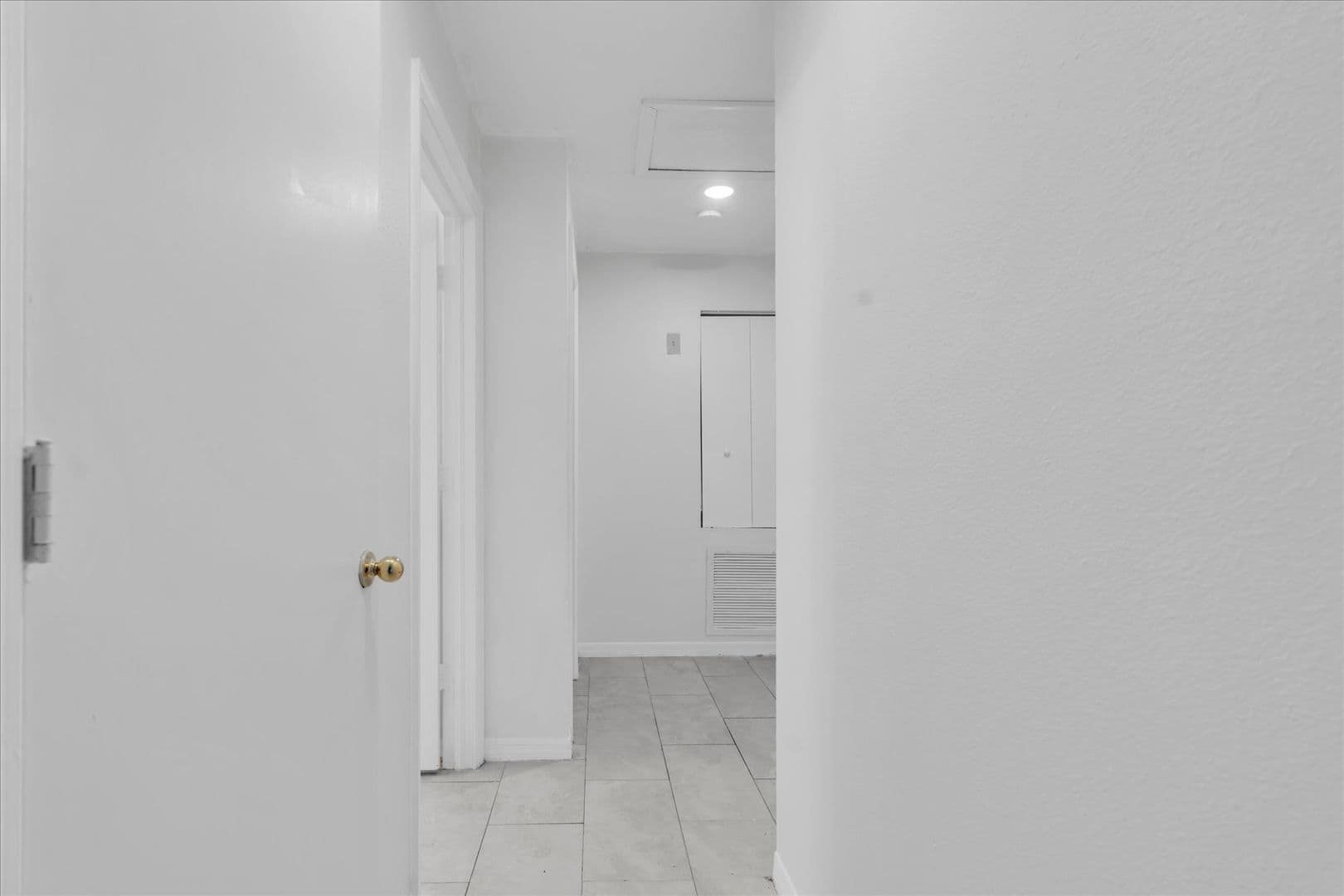 Tampa Apartment: 3421 Temple Street