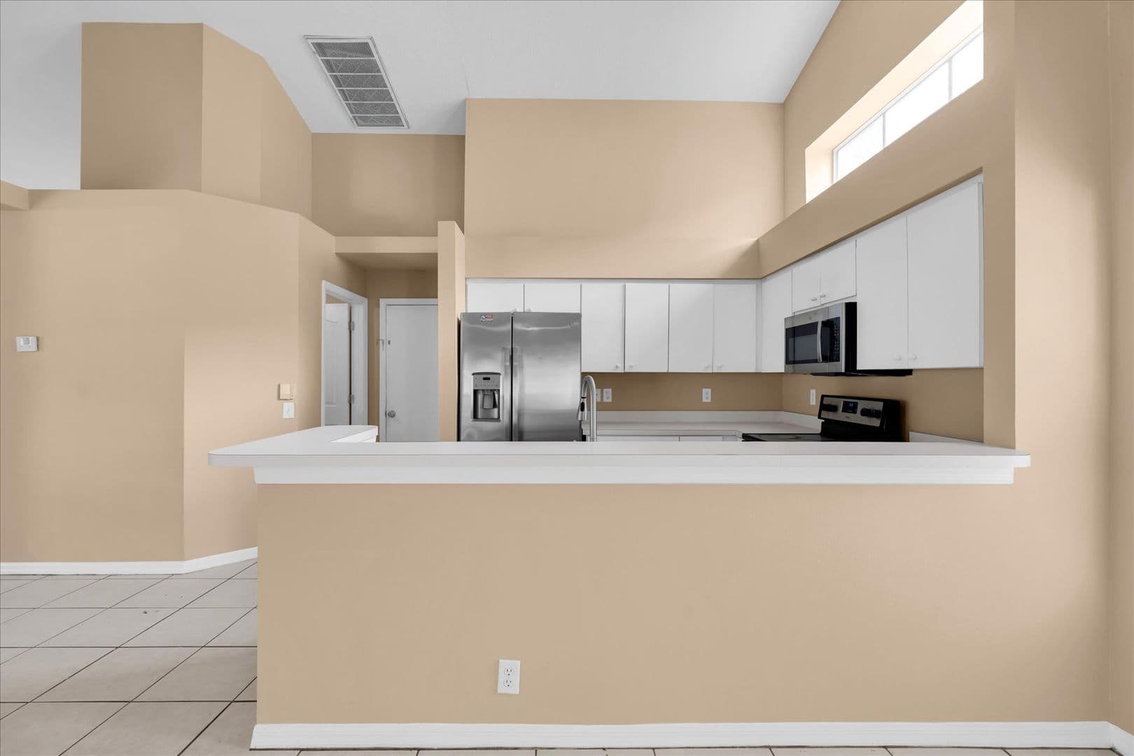 Tampa House: 16420 Lake Heather Dr