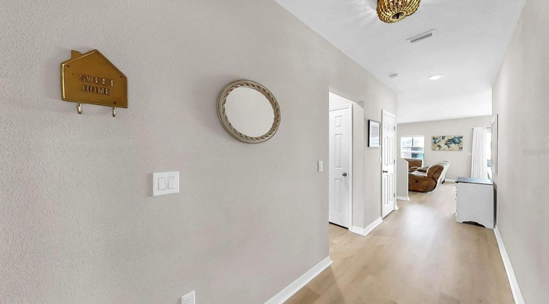 Riverview House: 12724 Tannencrest Dr