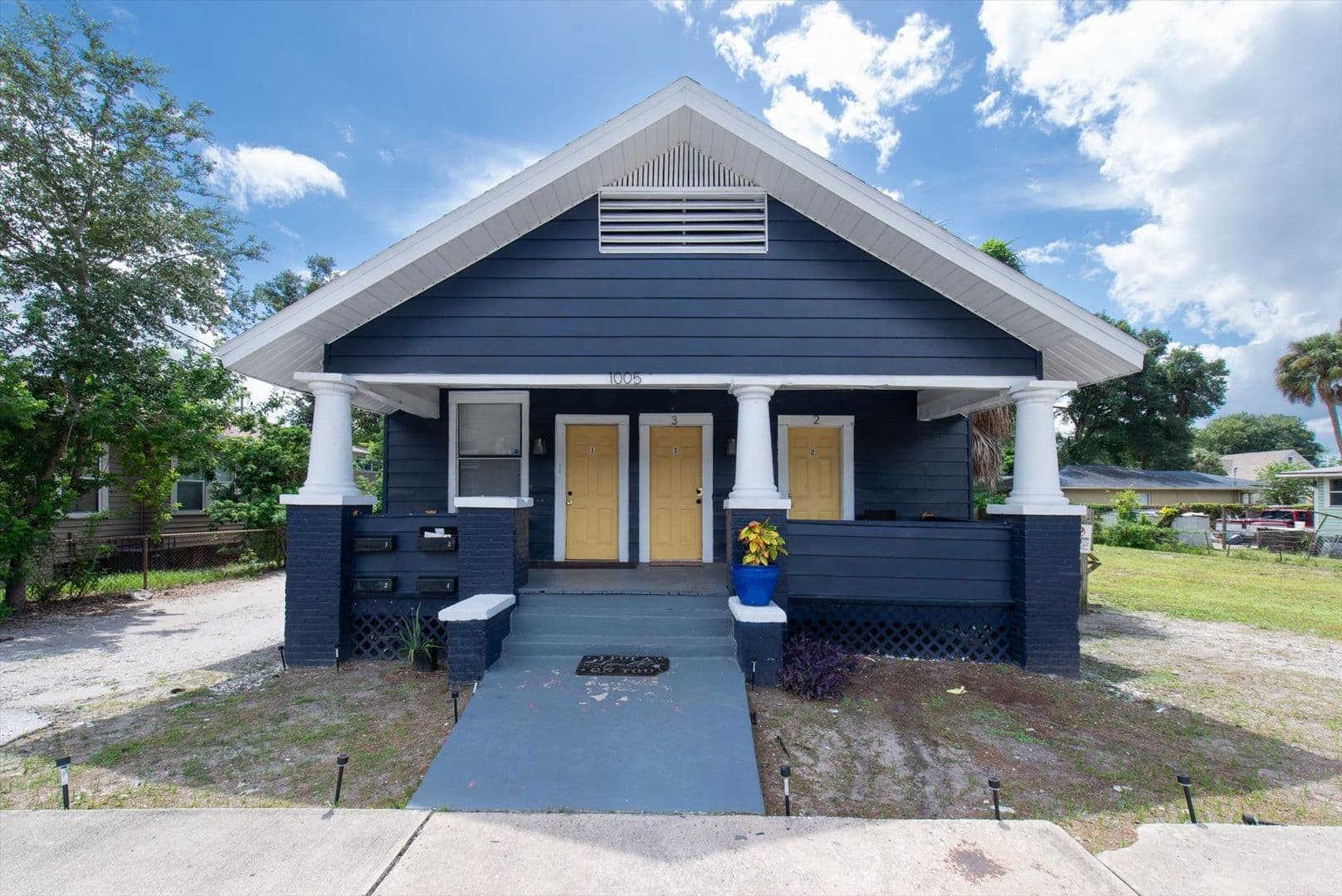 Tampa Apartment: 1005 E Lake Ave