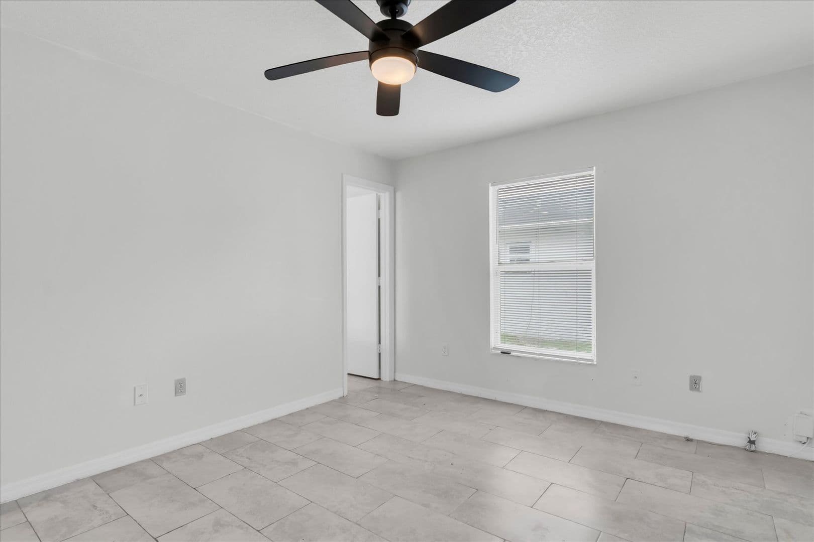 Tampa Apartment: 3421 Temple Street