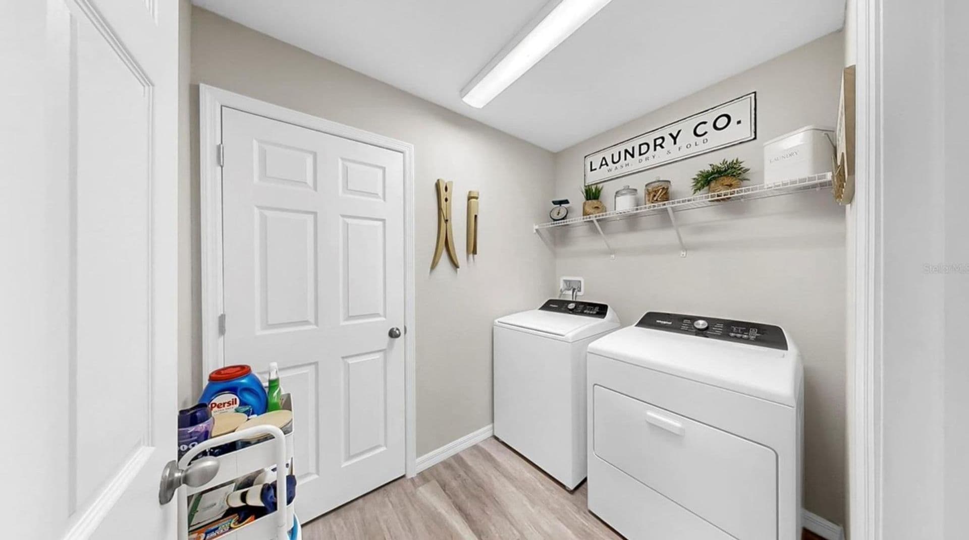 Riverview House: 12724 Tannencrest Dr