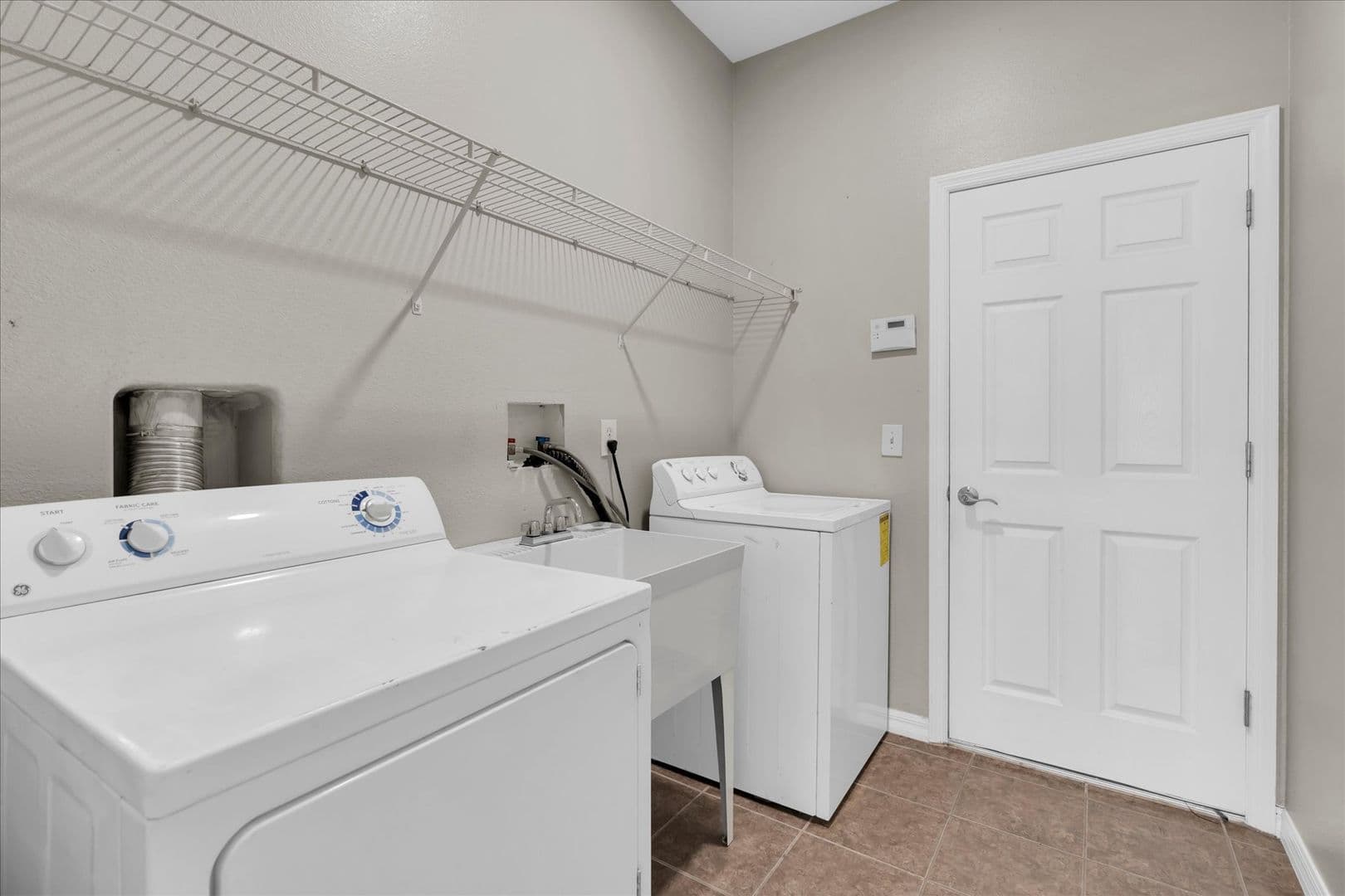 Riverview House: 11166 Creek Haven Dr
