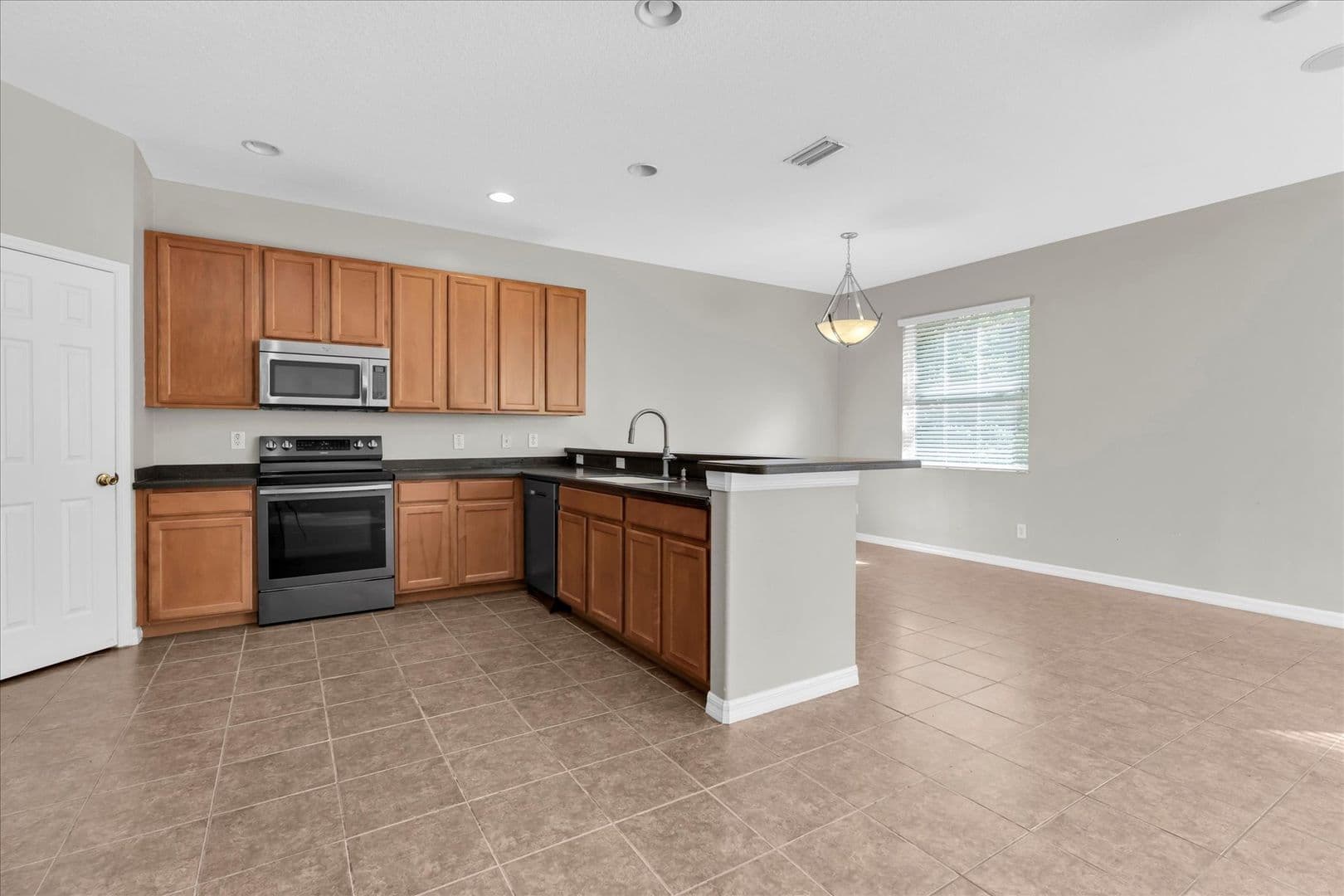 Riverview House: 11166 Creek Haven Dr