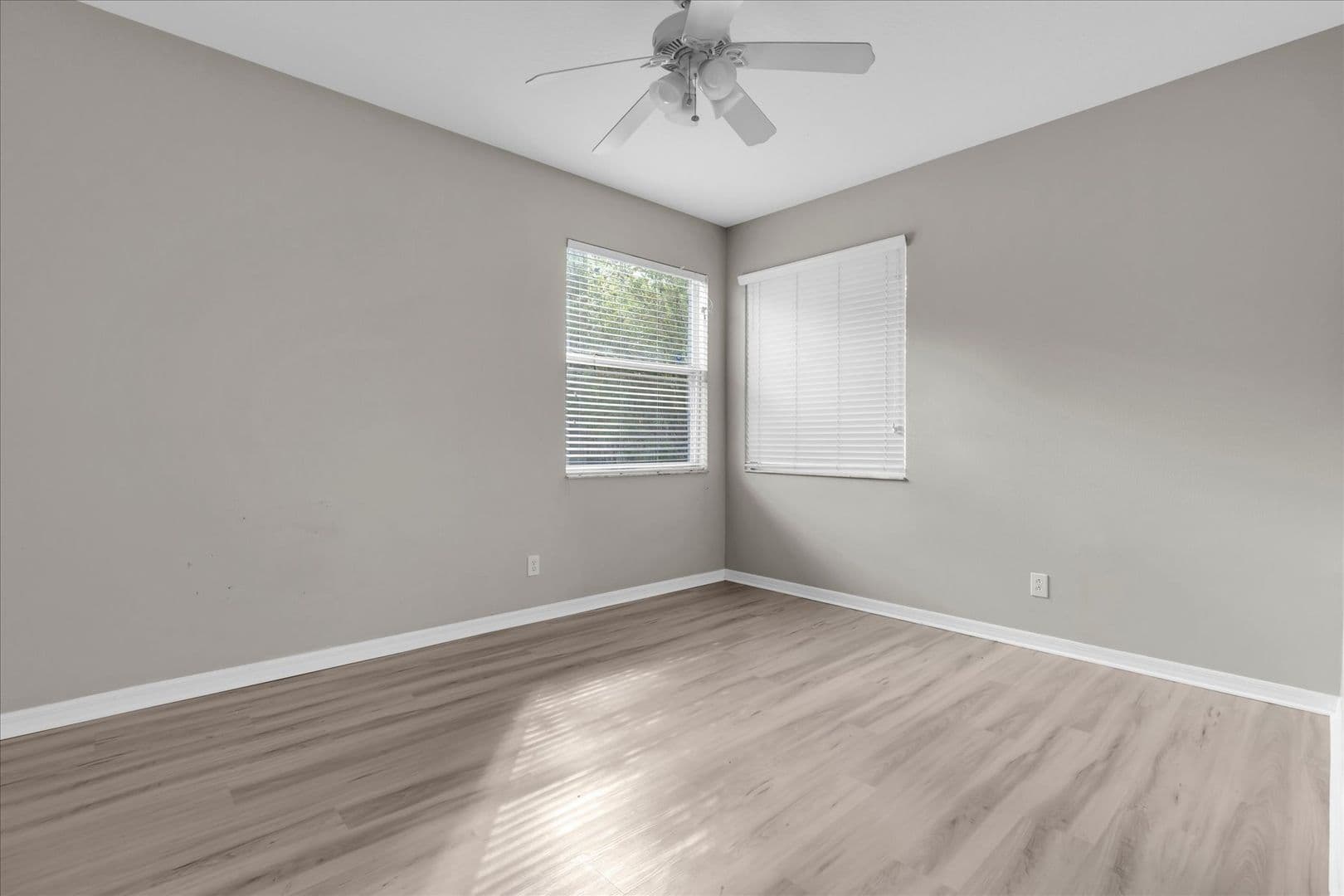 Riverview House: 11166 Creek Haven Dr