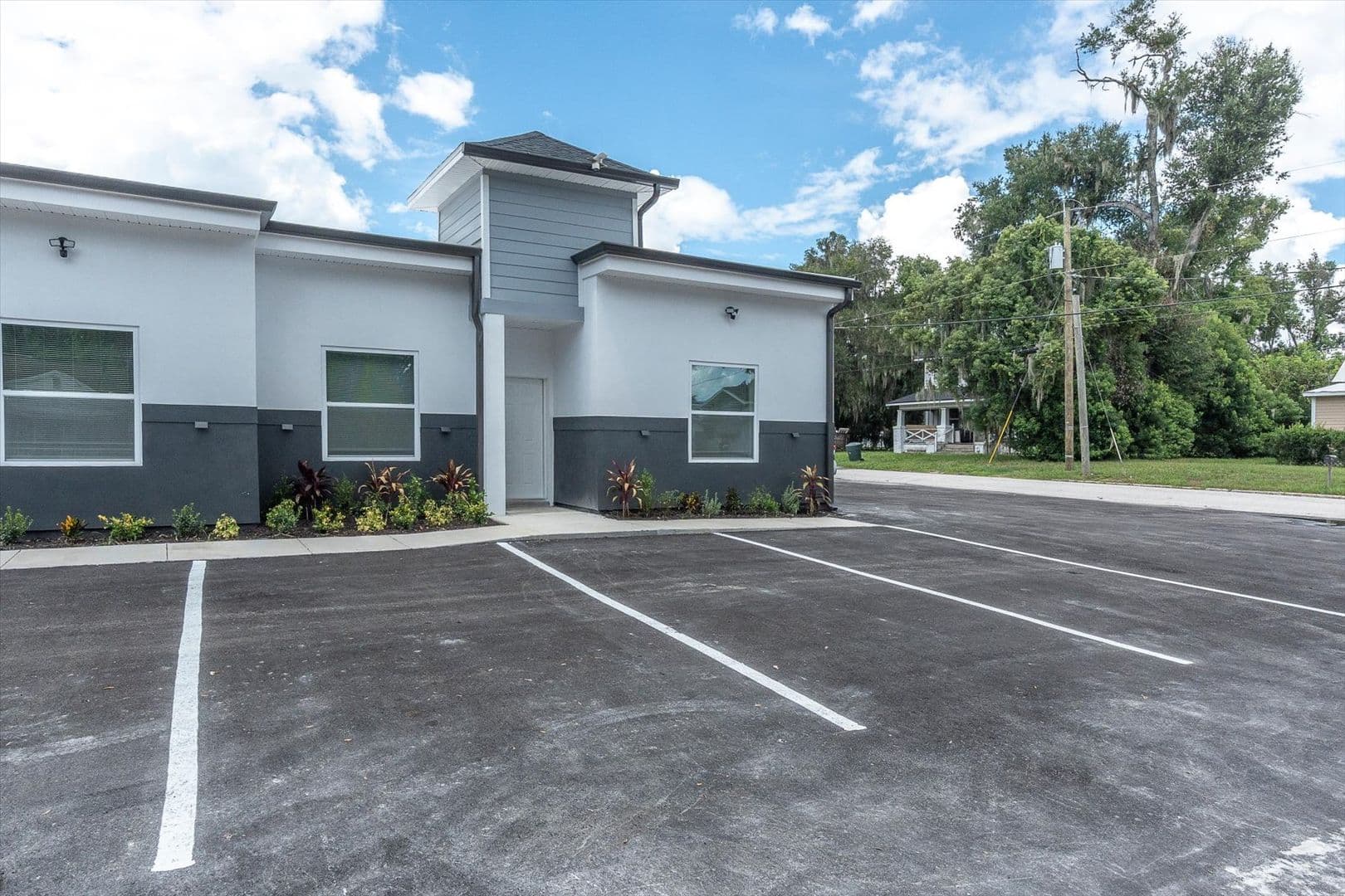 Bartow Apartment: 705 S Orange Ave