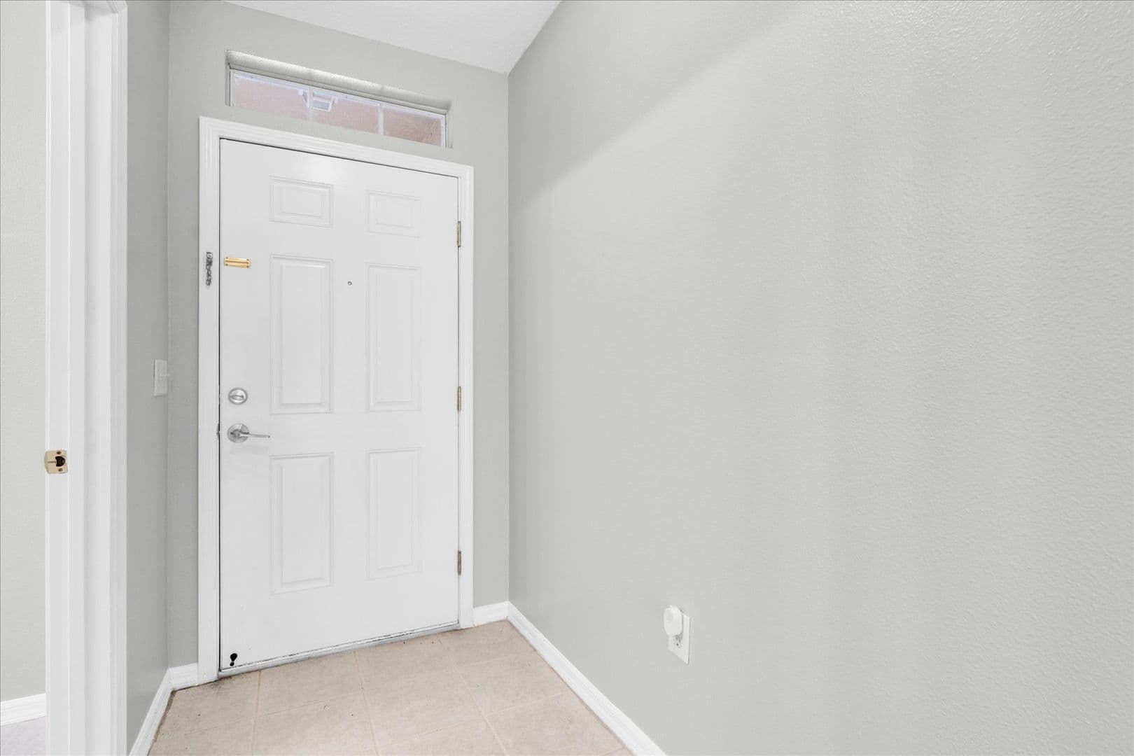 Riverview House: 9907 Carlsdale Dr