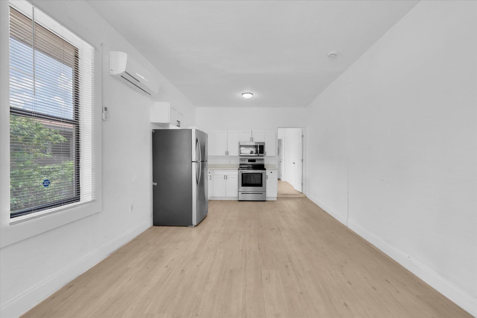 Tampa Apartment: 1005 E Lake Ave