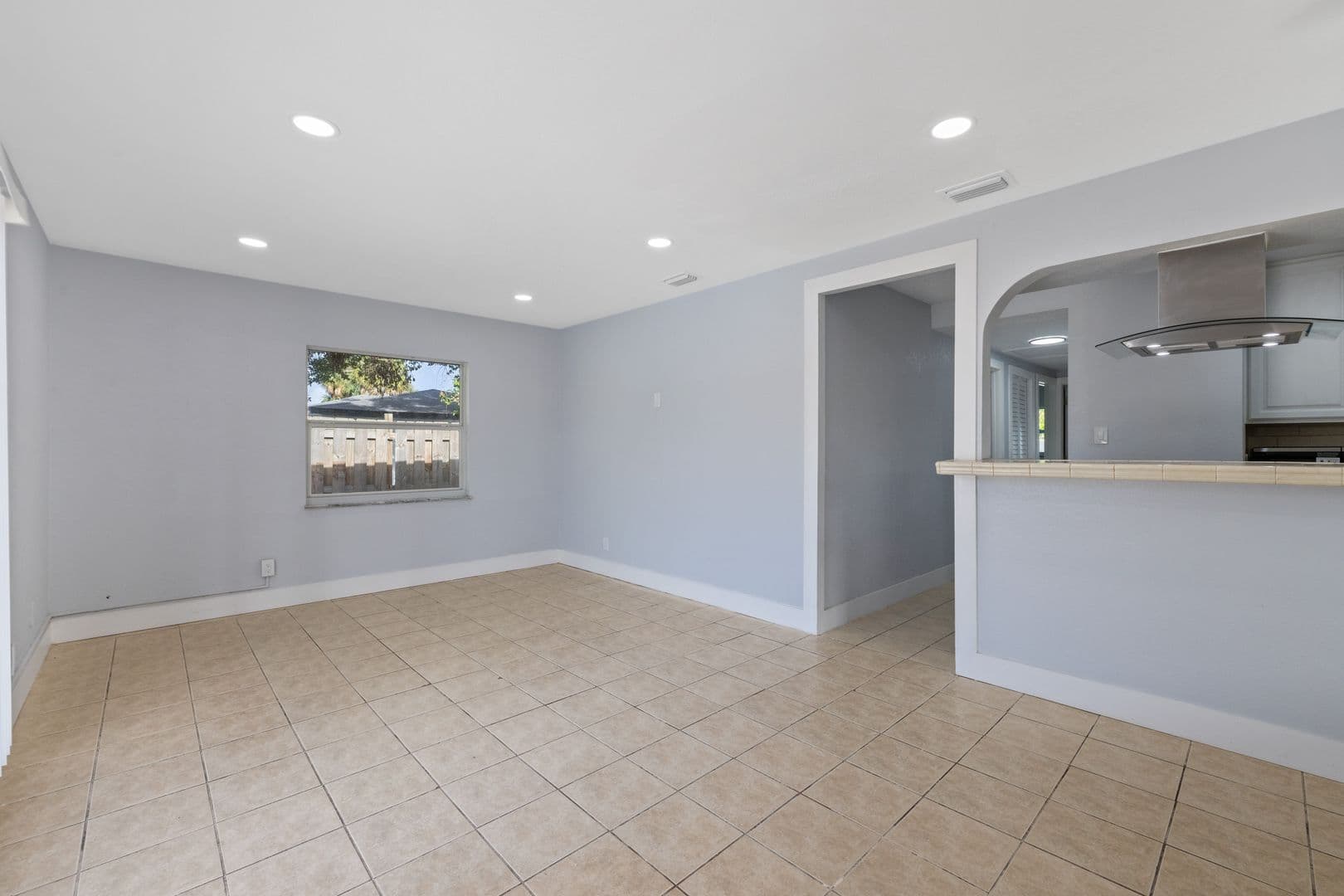 Tampa House: 2706 W Tampa Bay Blvd