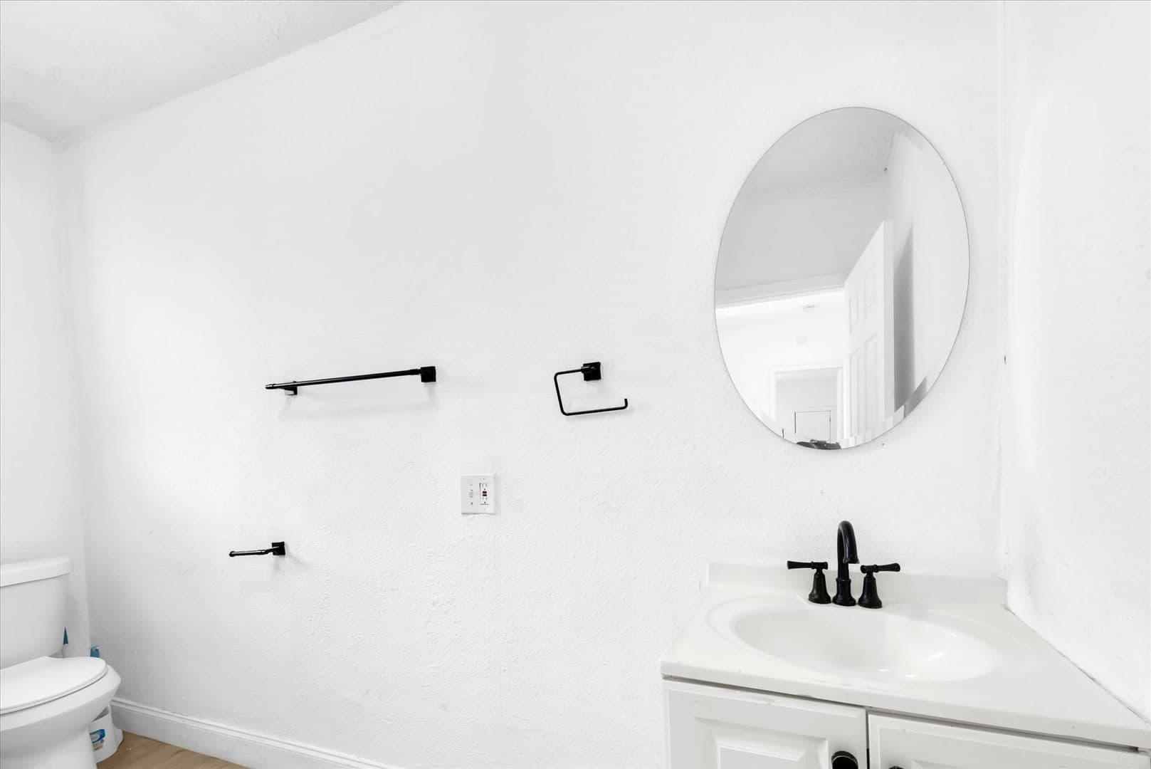 Tampa Apartment: 1005 E Lake Ave