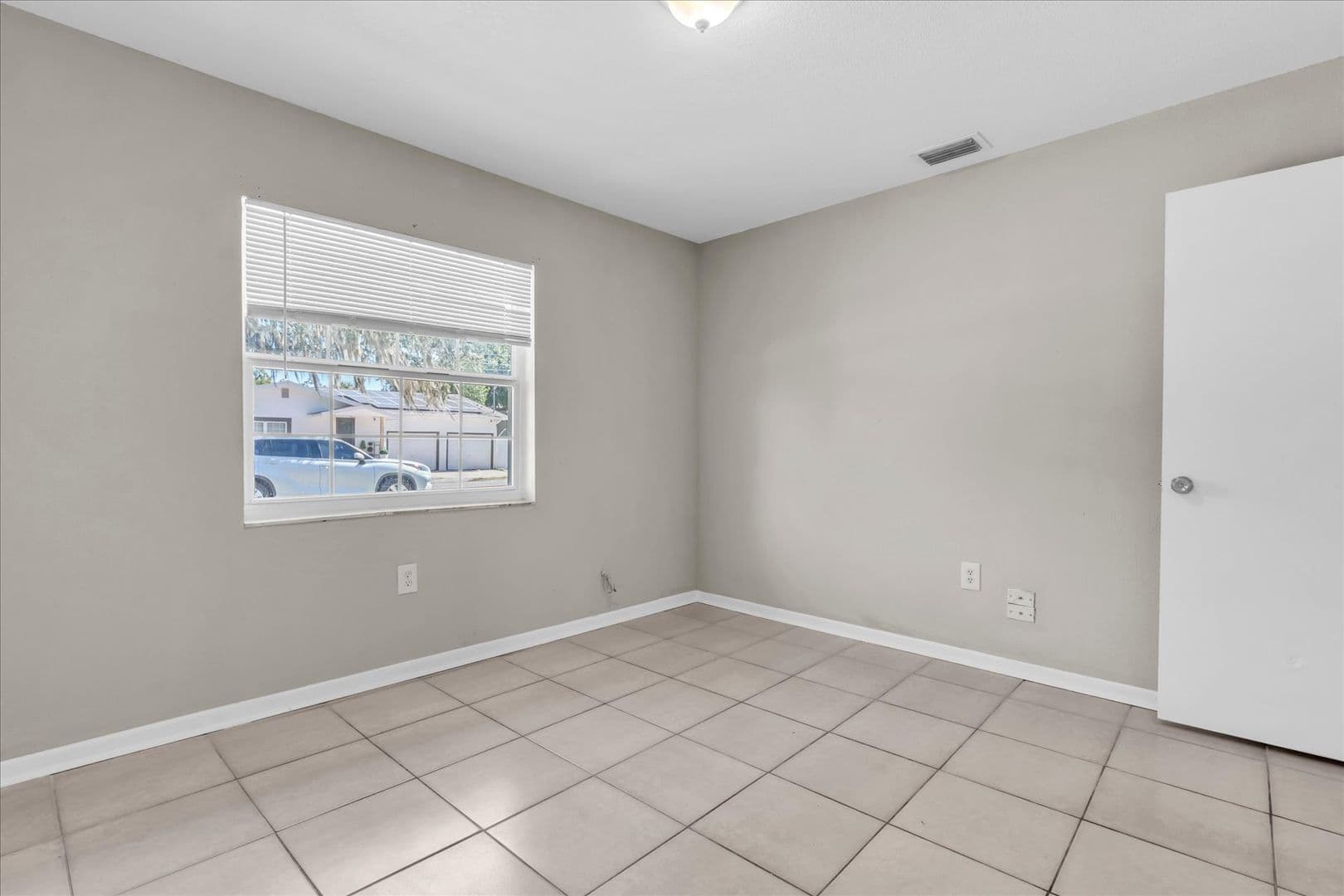 Tampa Apartment: 5118 E 97th Ave