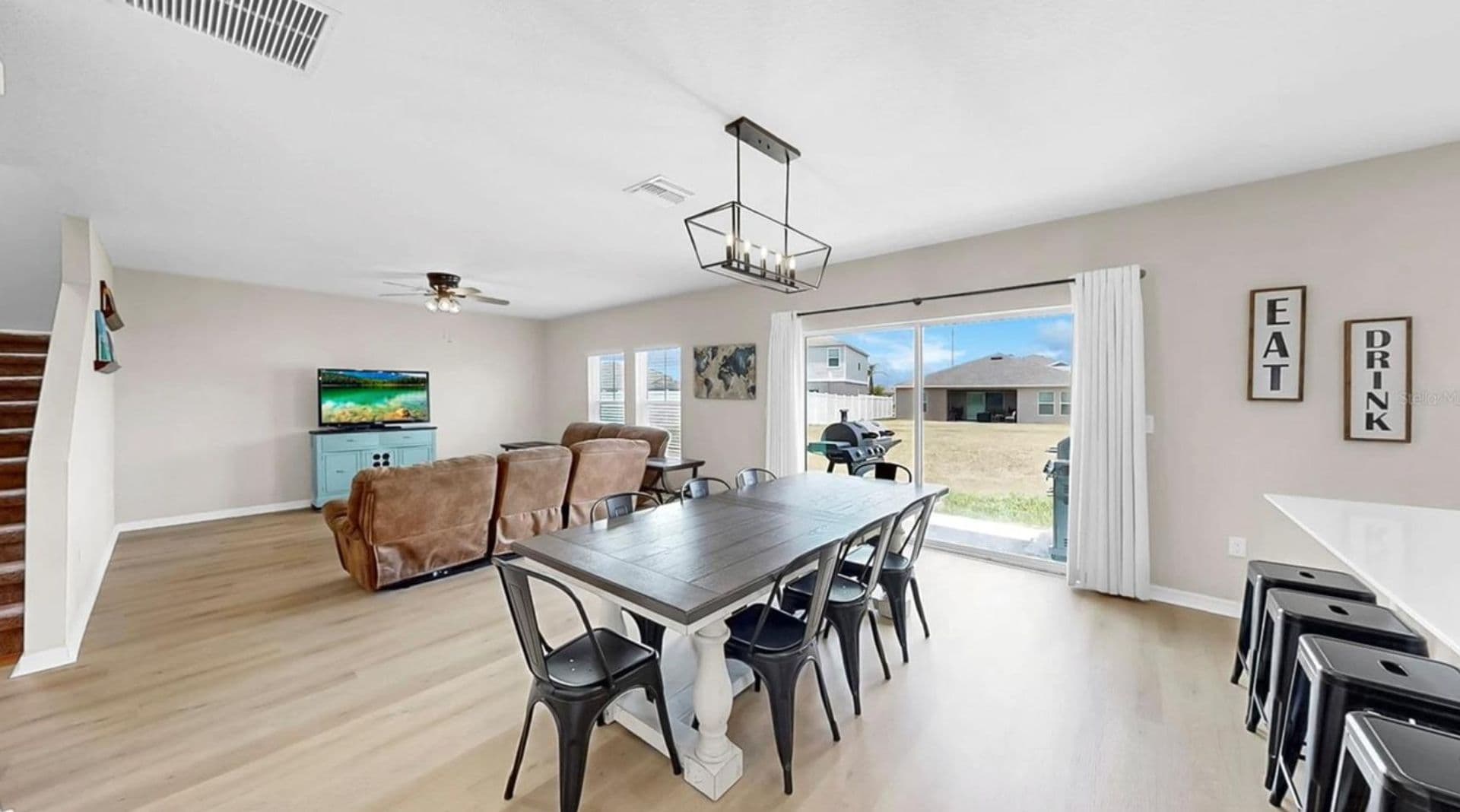 Riverview House: 12724 Tannencrest Dr