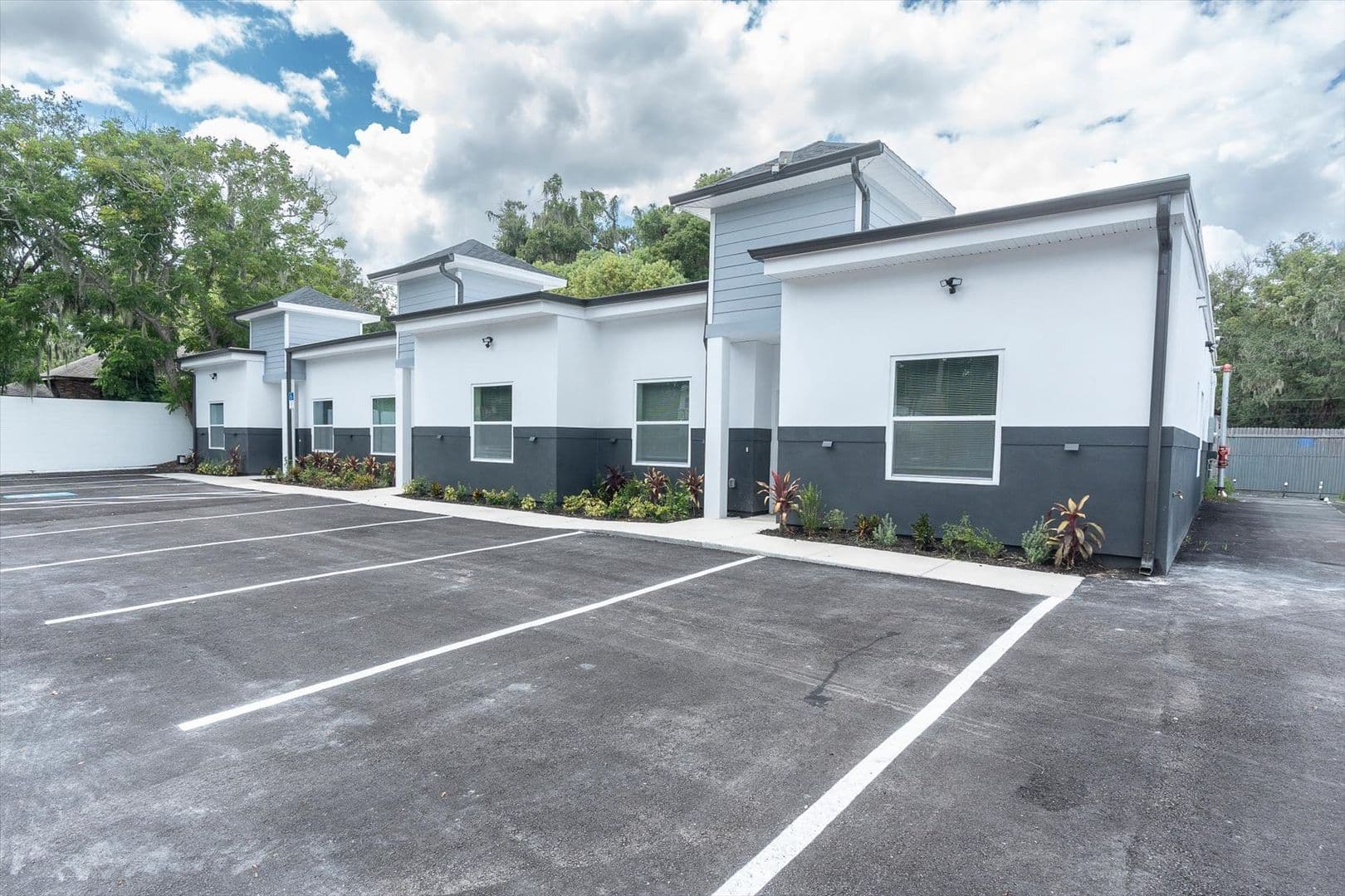 Bartow Apartment: 705 S Orange Ave