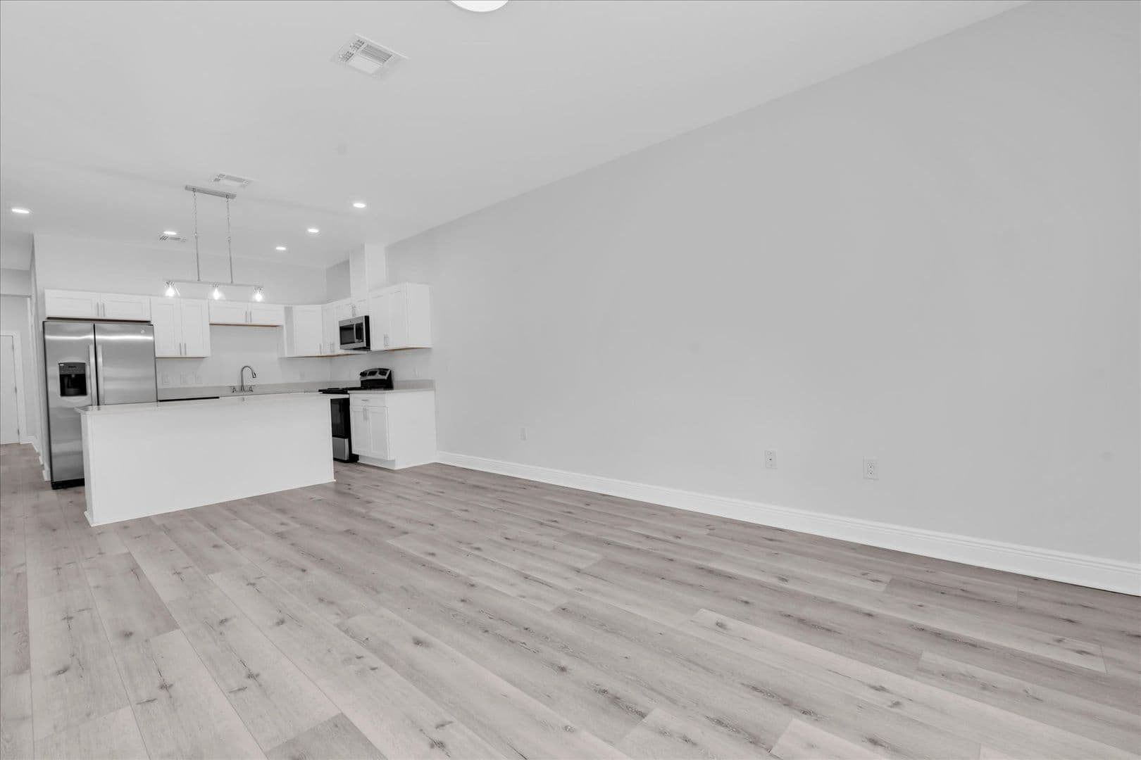 Bartow Apartment: 705 S Orange Ave