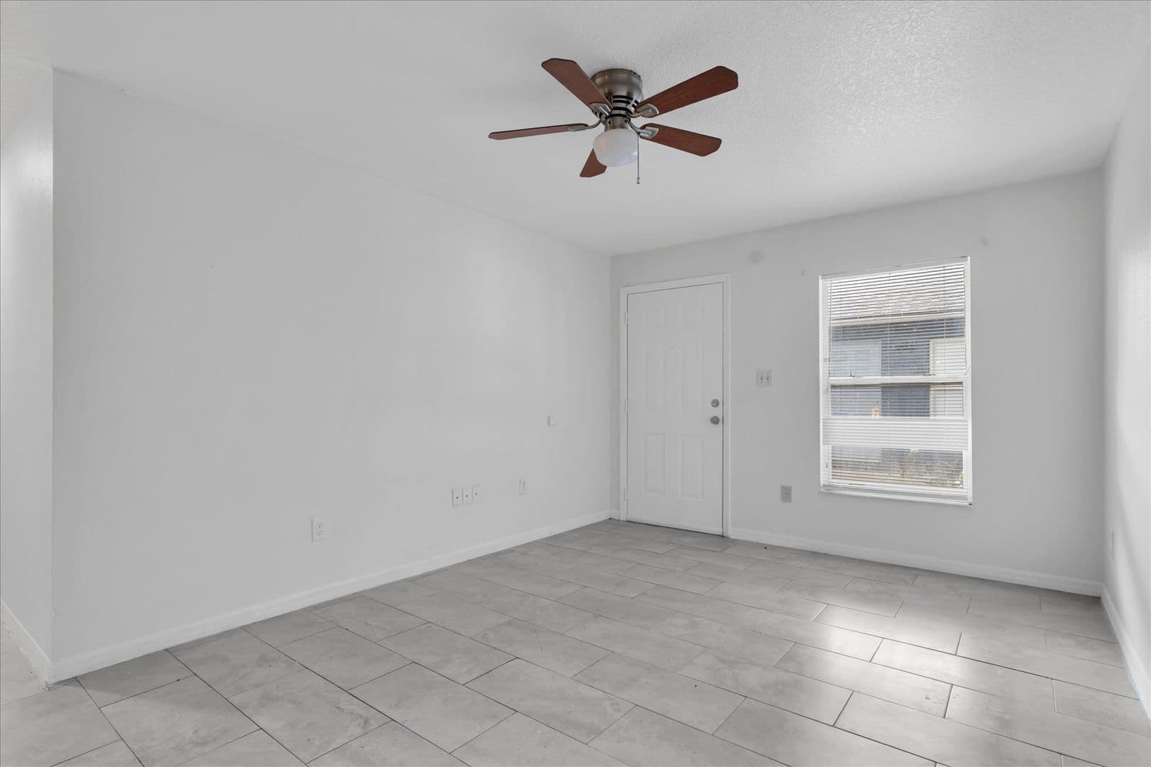 Tampa Apartment: 3421 Temple Street