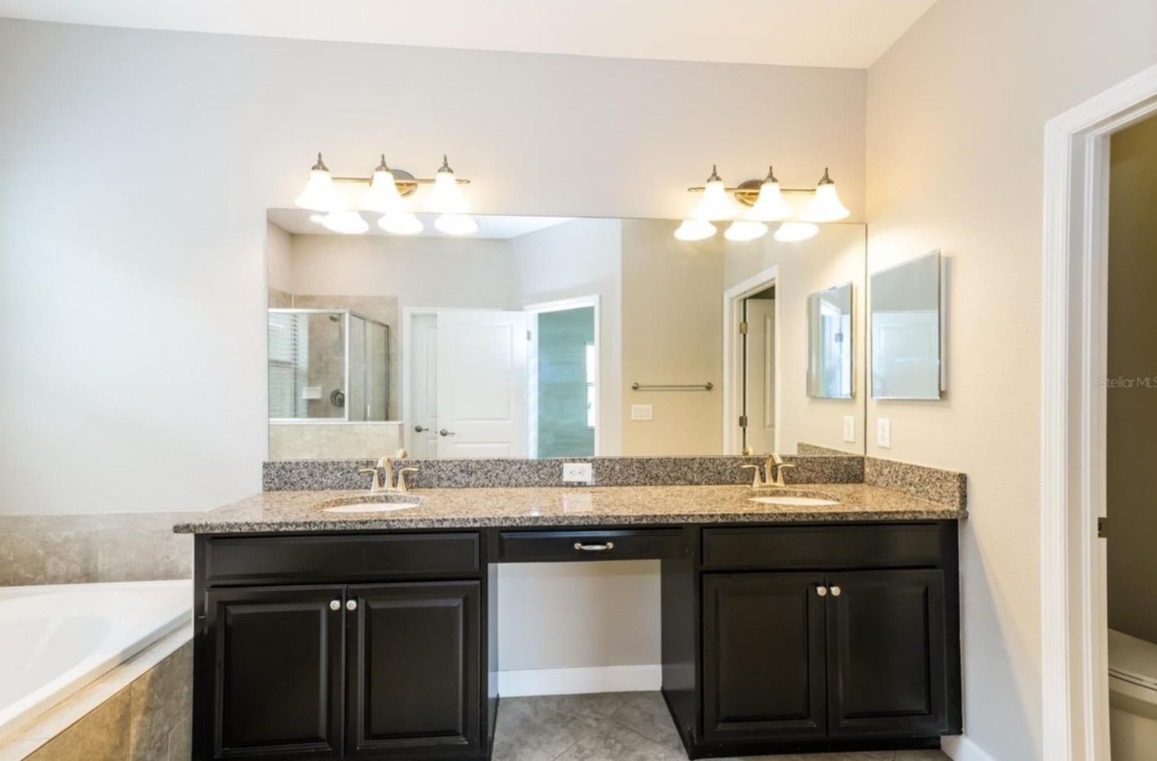 Riverview House: 11812 Valhalla Woods Dr