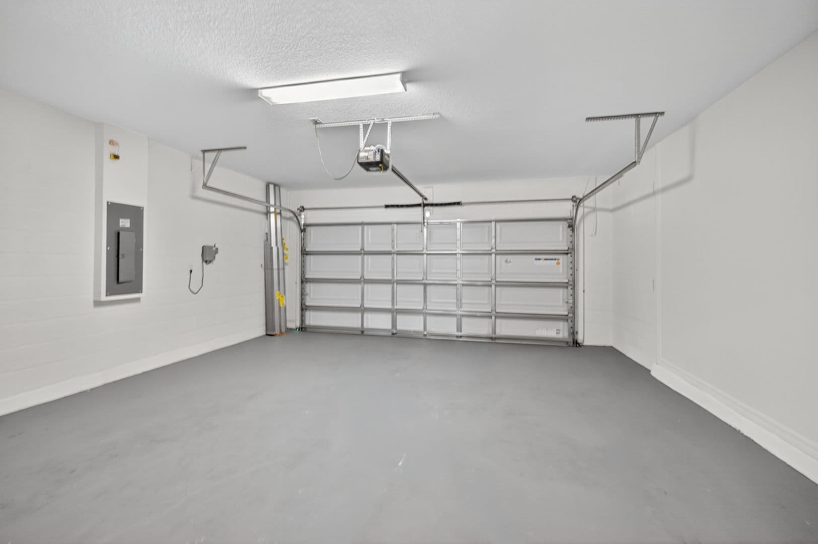 Riverview House: 11772 Pink Plumeria Ct