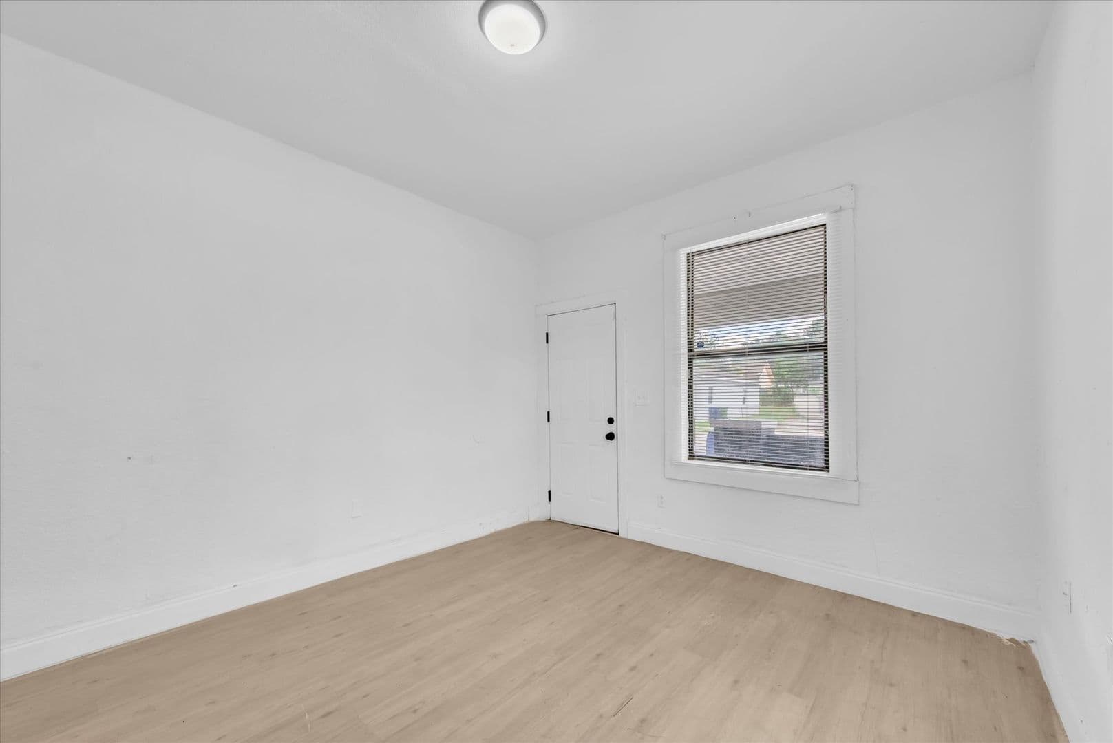 Tampa Apartment: 1005 E Lake Ave