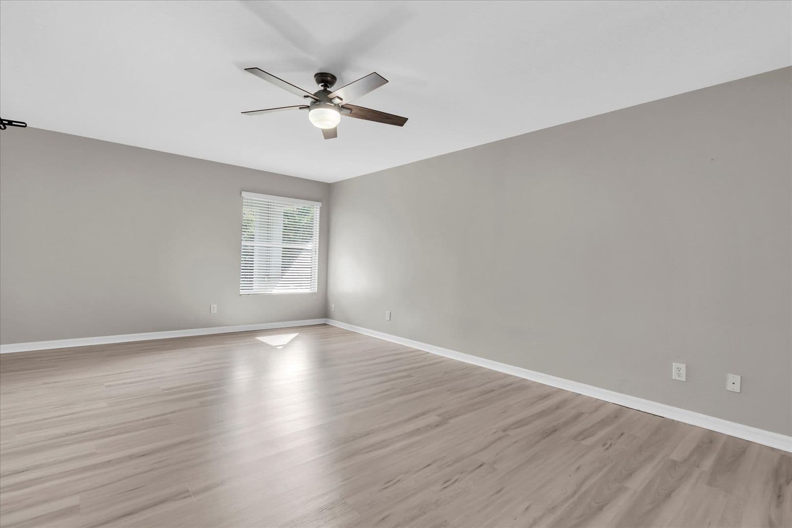 Riverview House: 11166 Creek Haven Dr