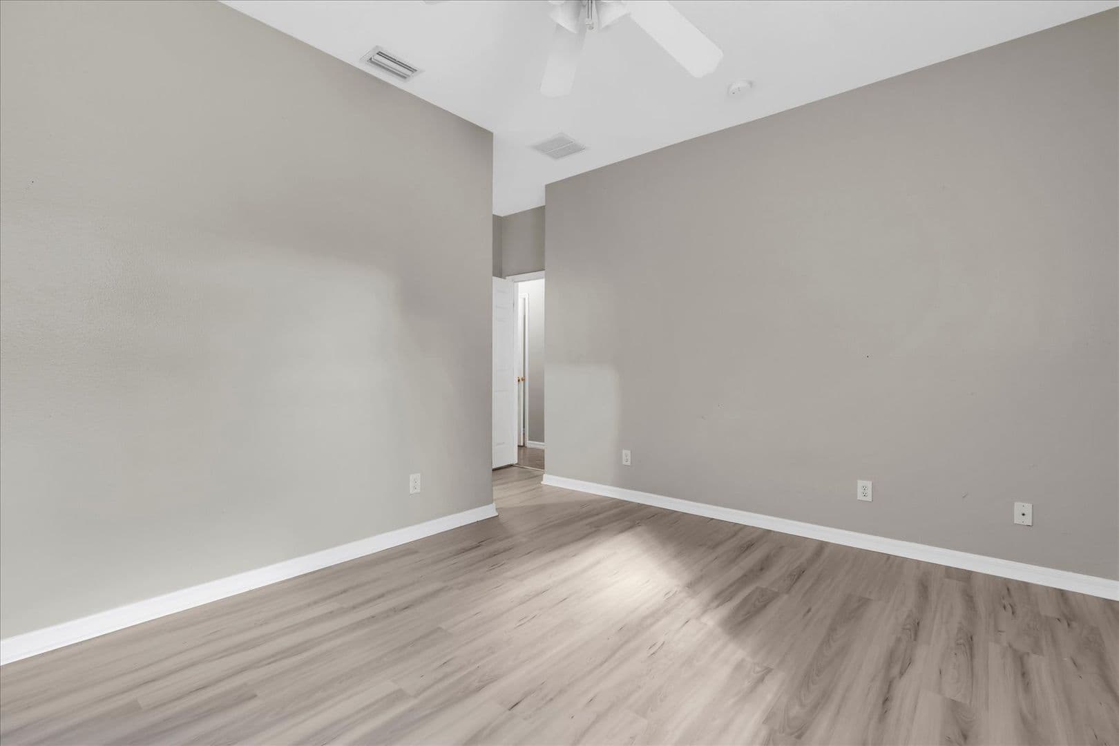 Riverview House: 11166 Creek Haven Dr