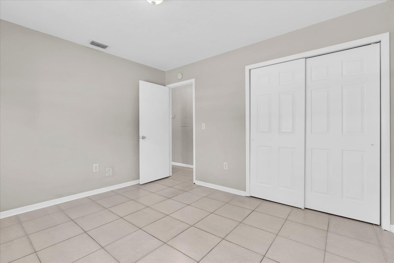 Tampa Apartment: 5118 E 97th Ave