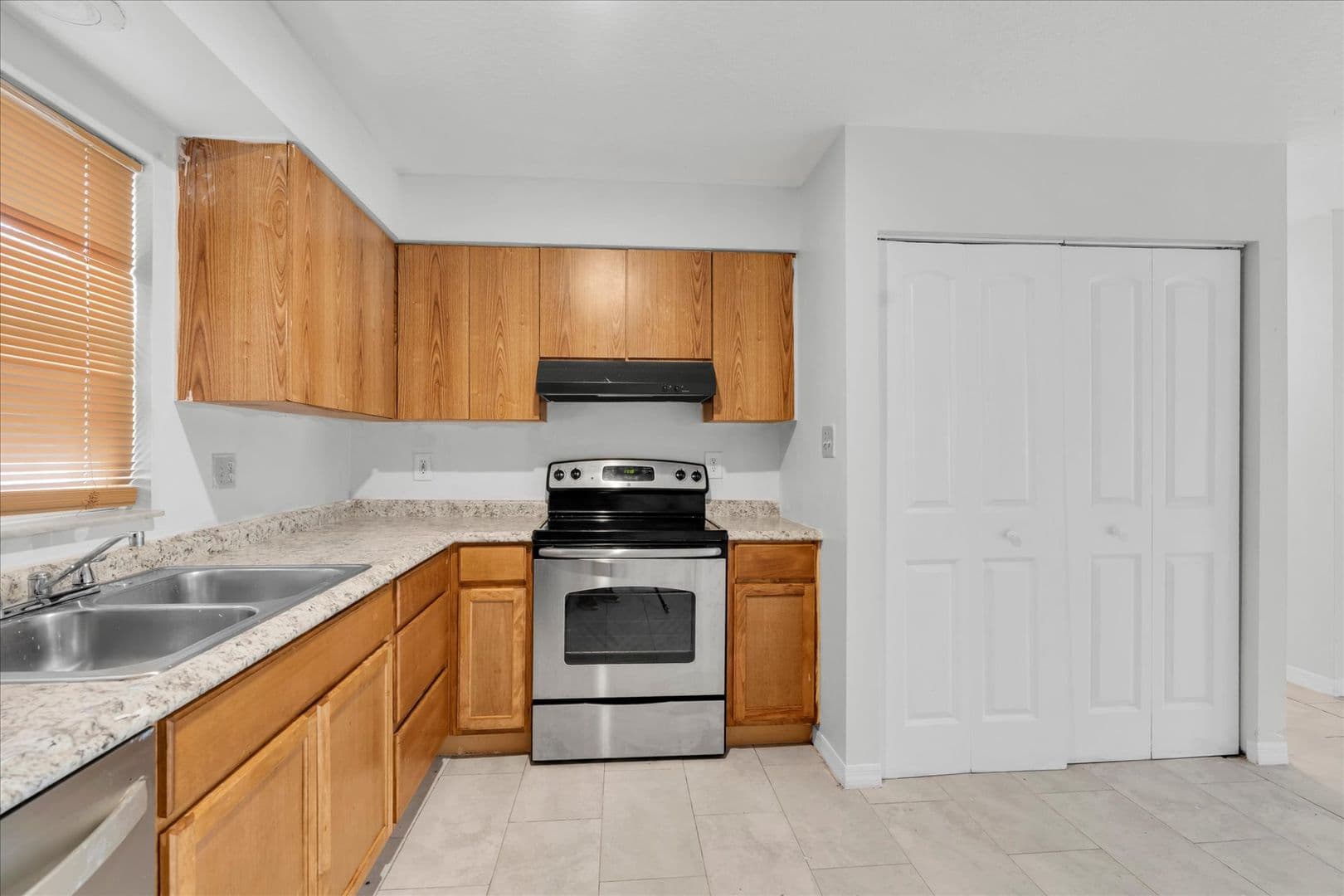 Tampa Apartment: 3421 Temple Street