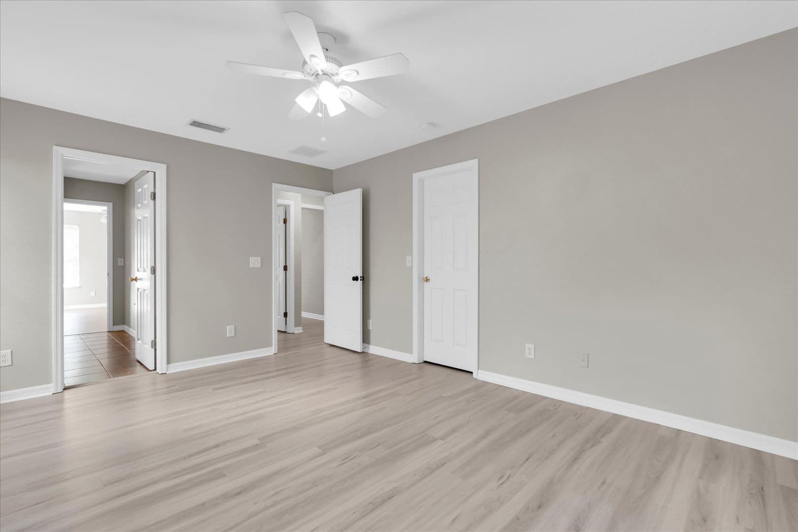Riverview House: 11166 Creek Haven Dr