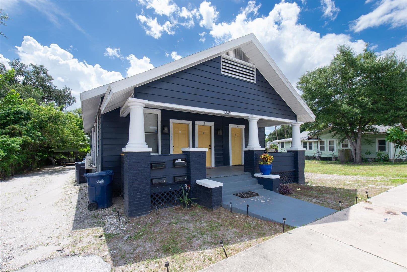 Tampa Apartment: 1005 E Lake Ave