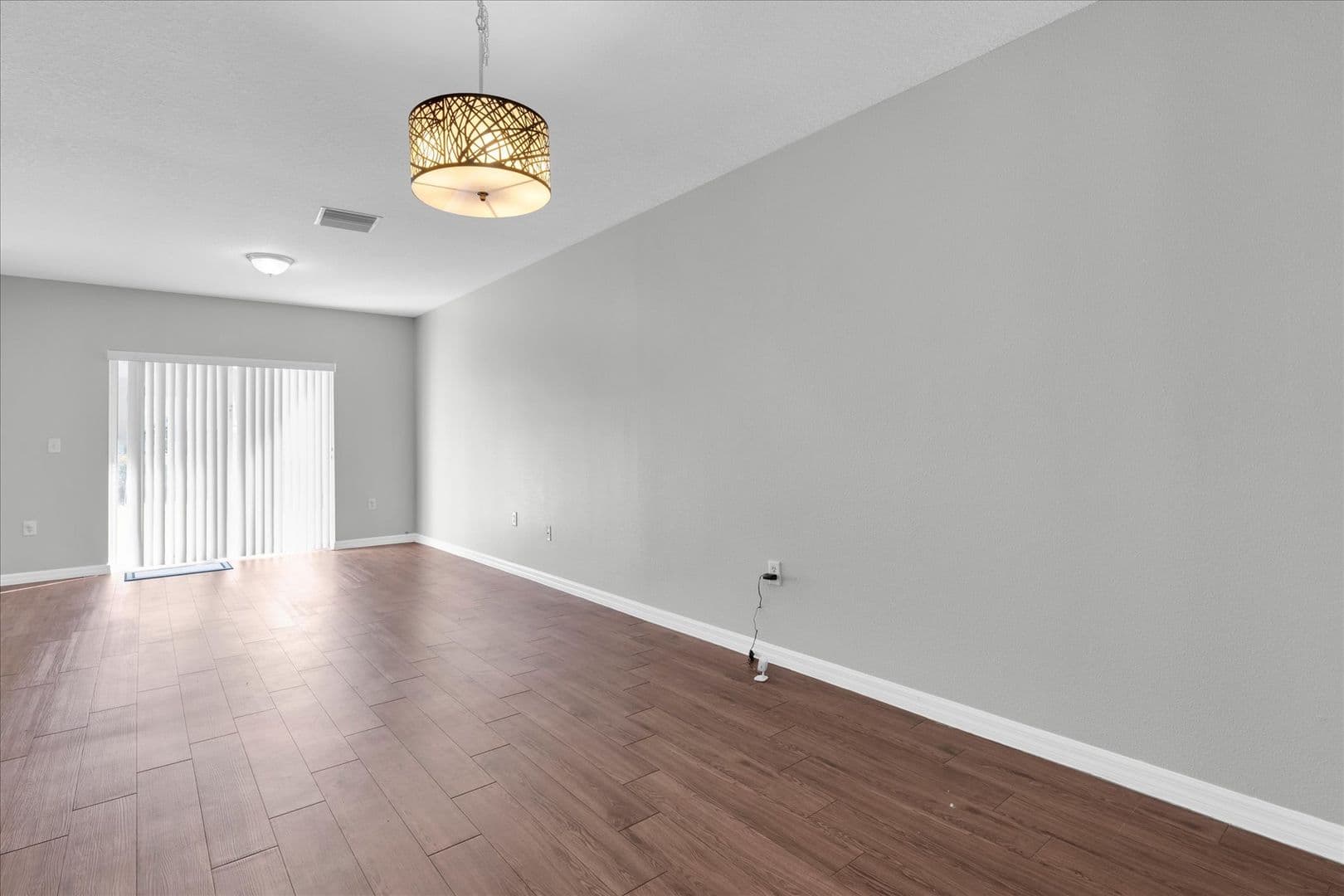 Riverview House: 9907 Carlsdale Dr