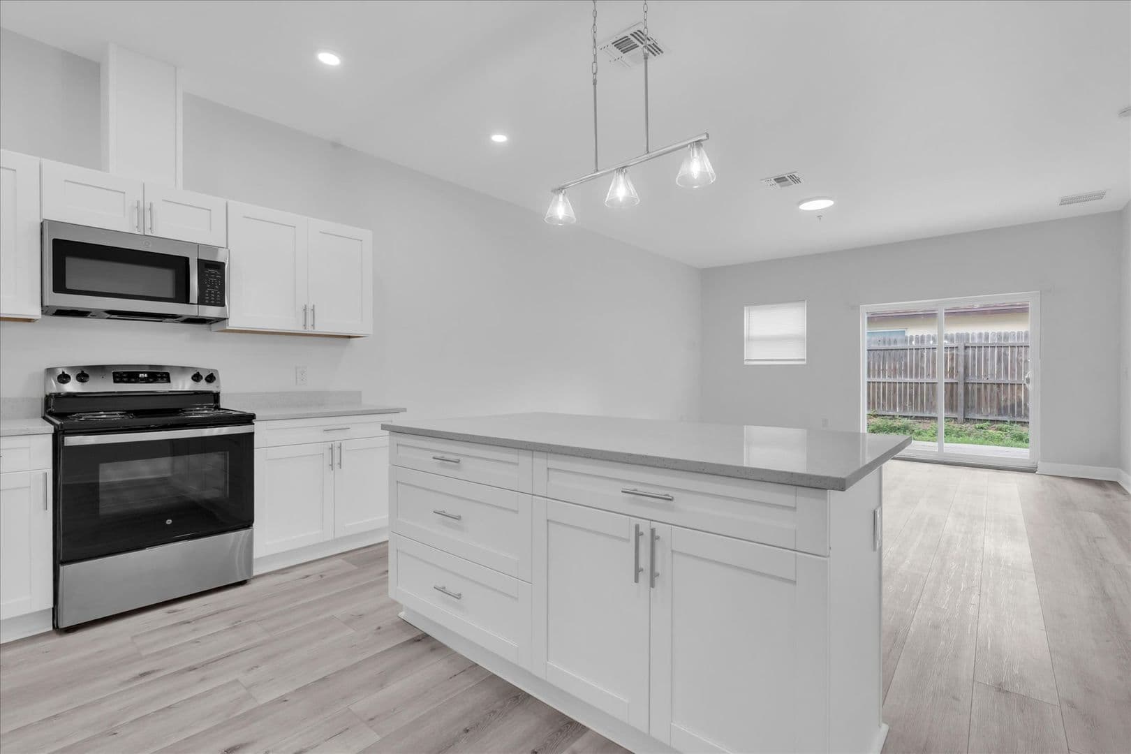 Bartow Apartment: 705 S Orange Ave