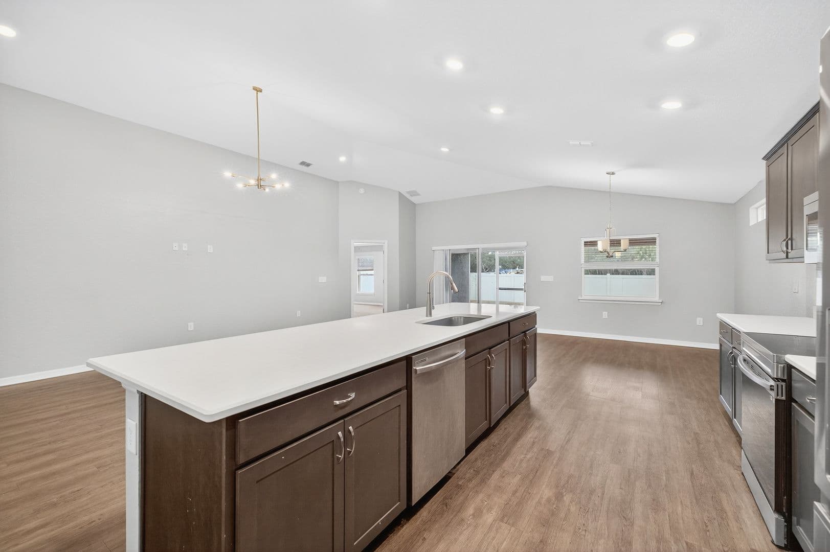 Riverview House: 12219 Cypress Branch St