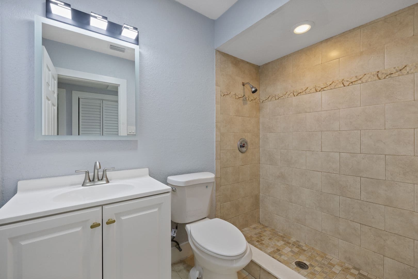 Tampa House: 2706 W Tampa Bay Blvd