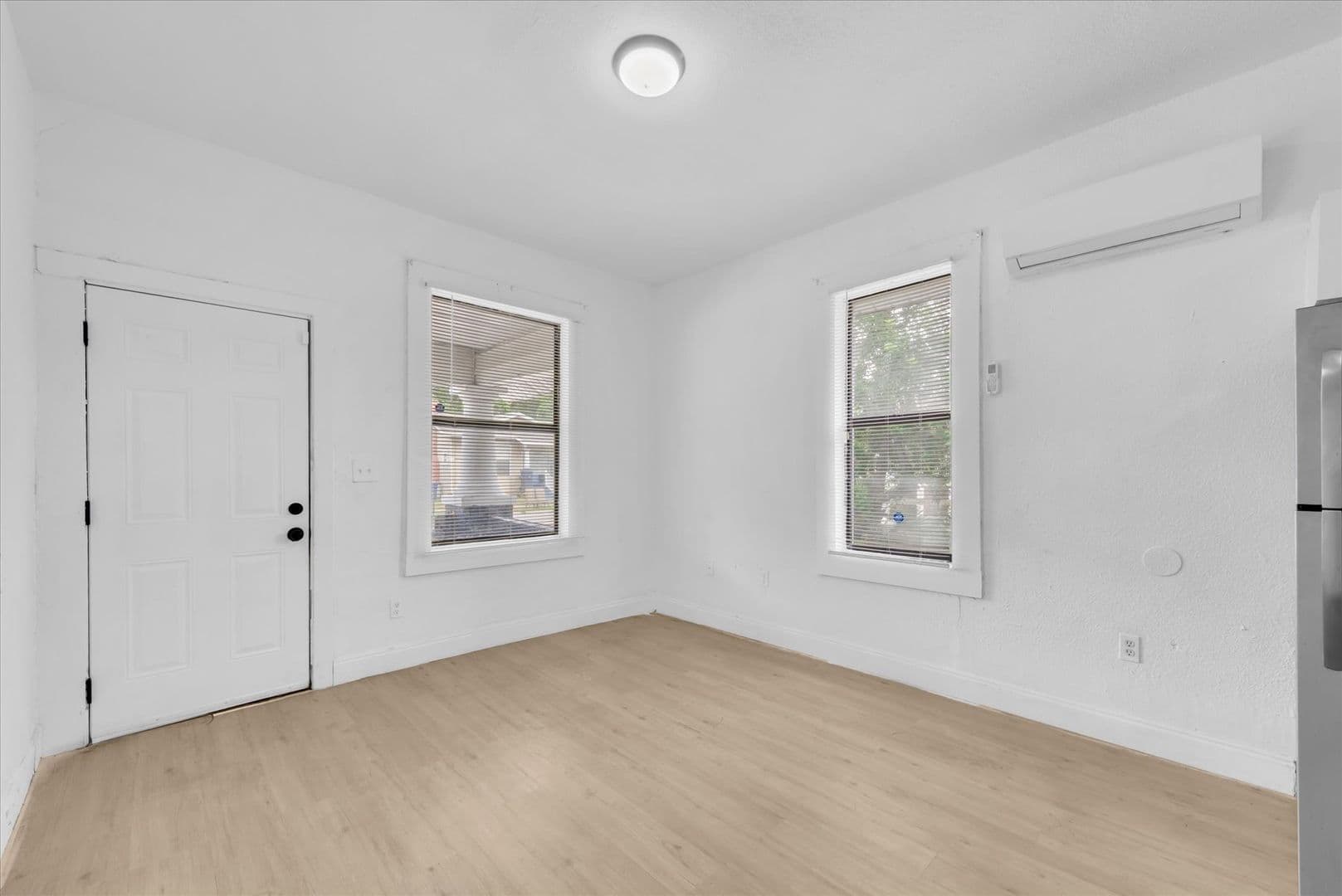 Tampa Apartment: 1005 E Lake Ave