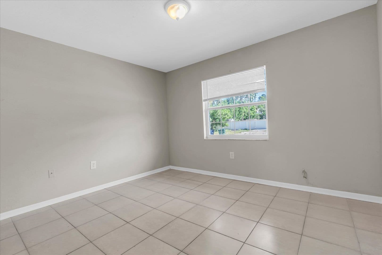 Tampa Apartment: 5118 E 97th Ave