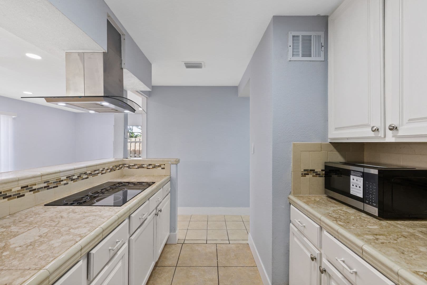 Tampa House: 2706 W Tampa Bay Blvd