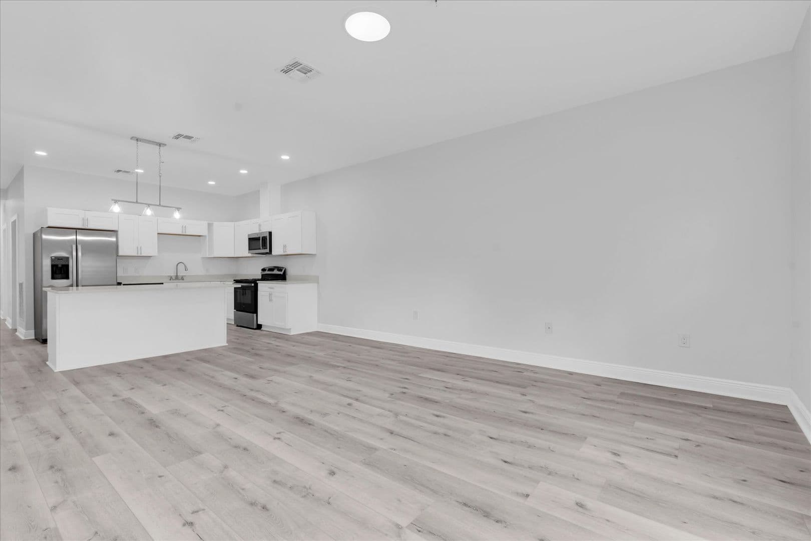 Bartow Apartment: 705 S Orange Ave