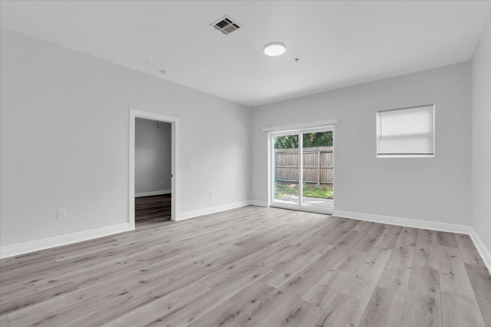 Bartow Apartment: 705 S Orange Ave